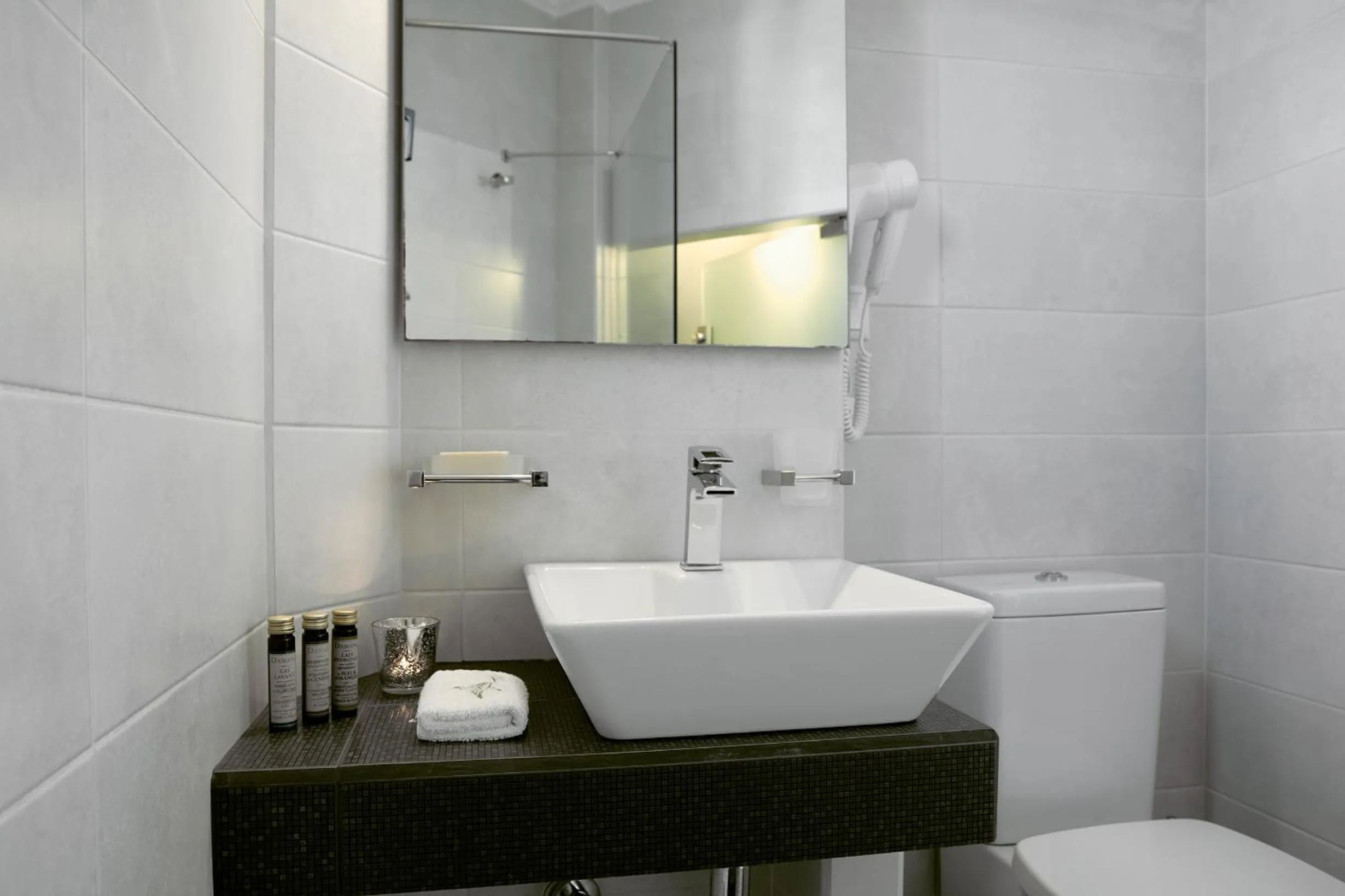 Shower in Eleia Seafront Rooms & Villas