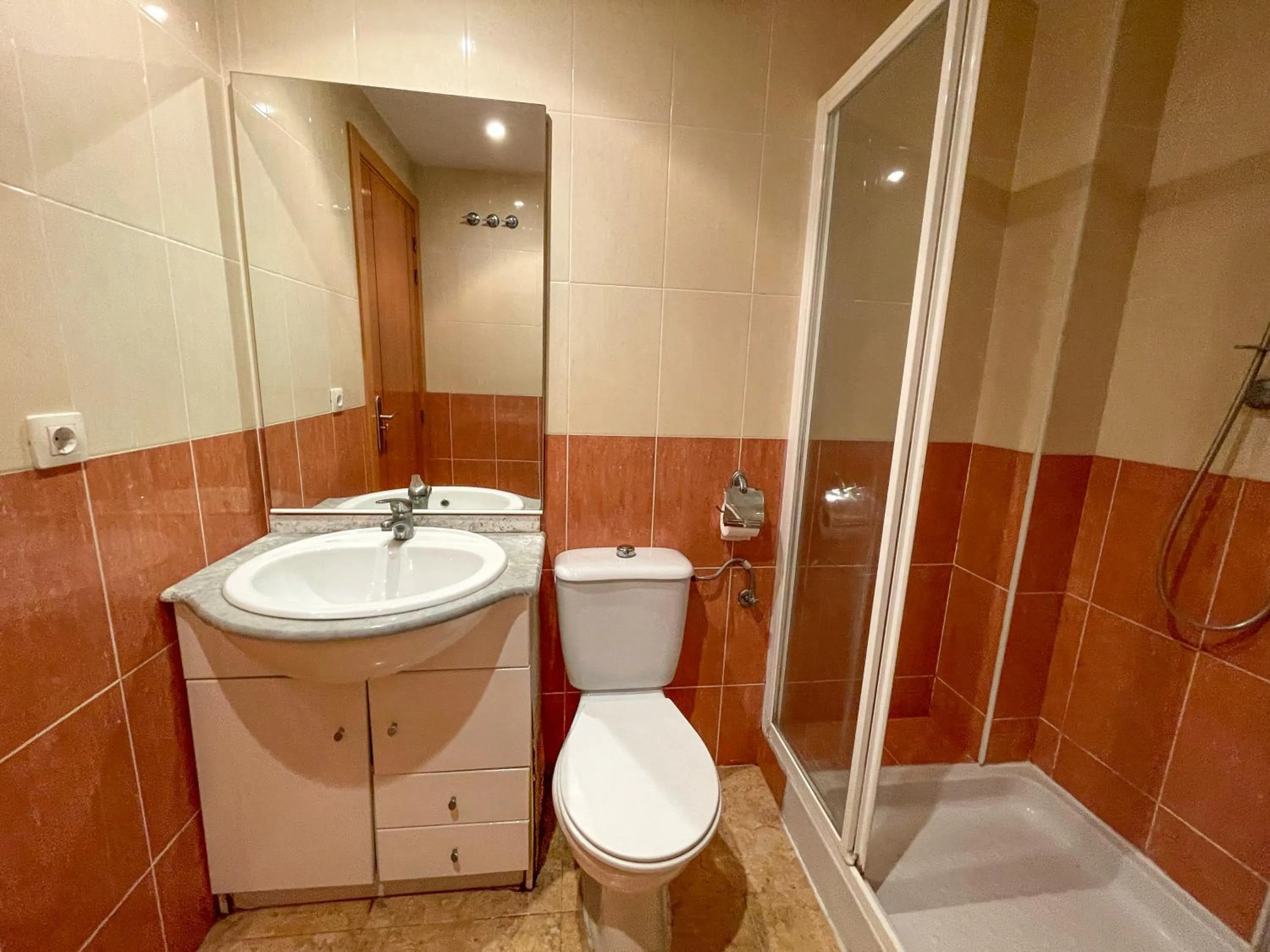 Shower in Apartamentos Marcomar 3000