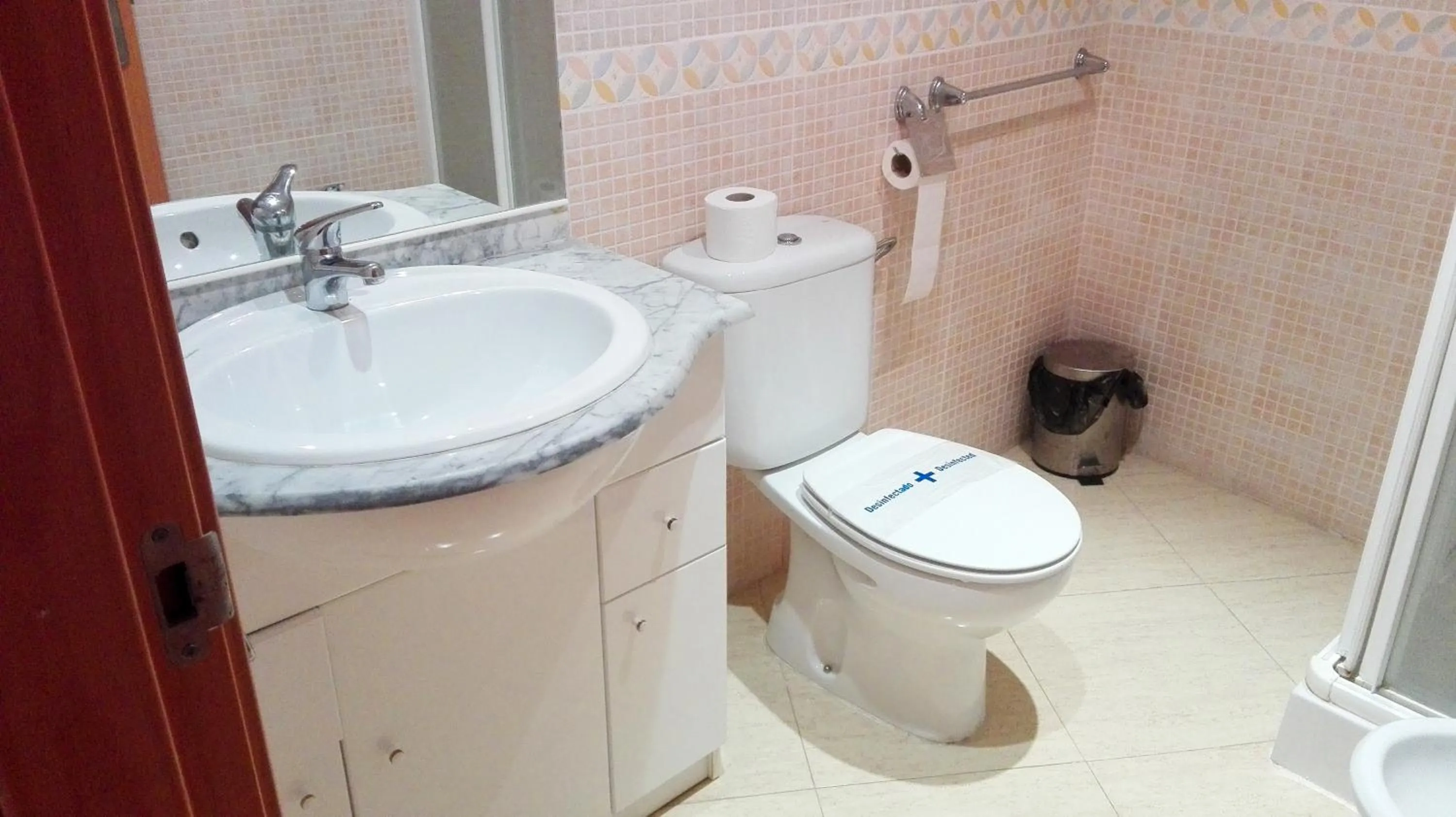 Bathroom in Apartamentos Marcomar 3000