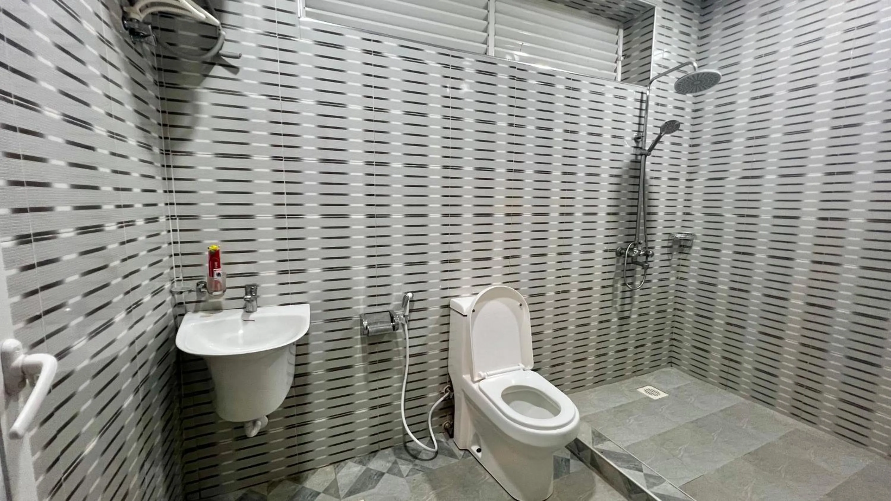 Shower in Skill forest lodge