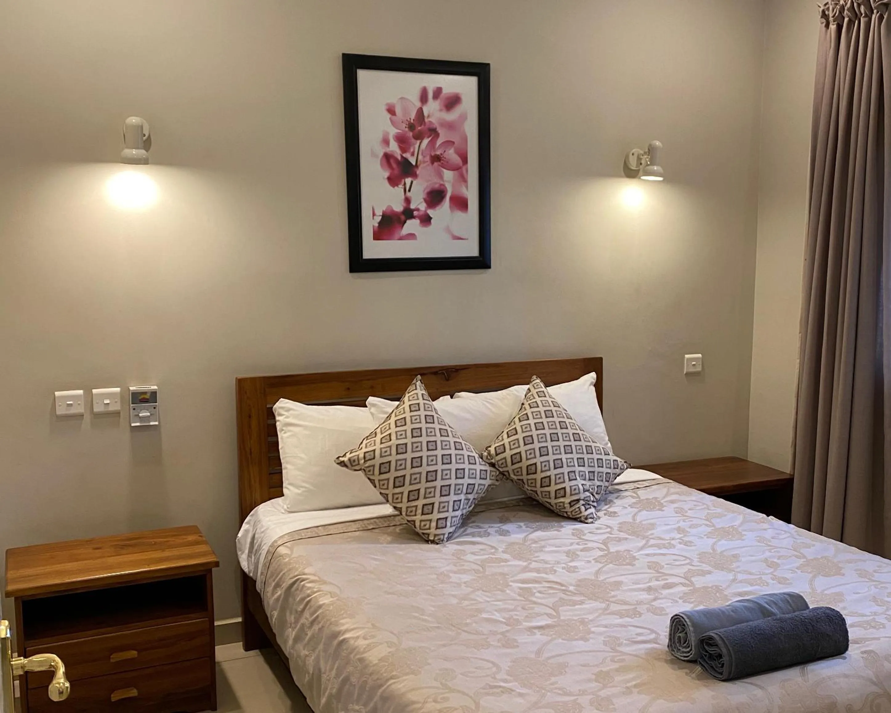 Photo of the whole room in Shakespeare Court Serviced Apartments