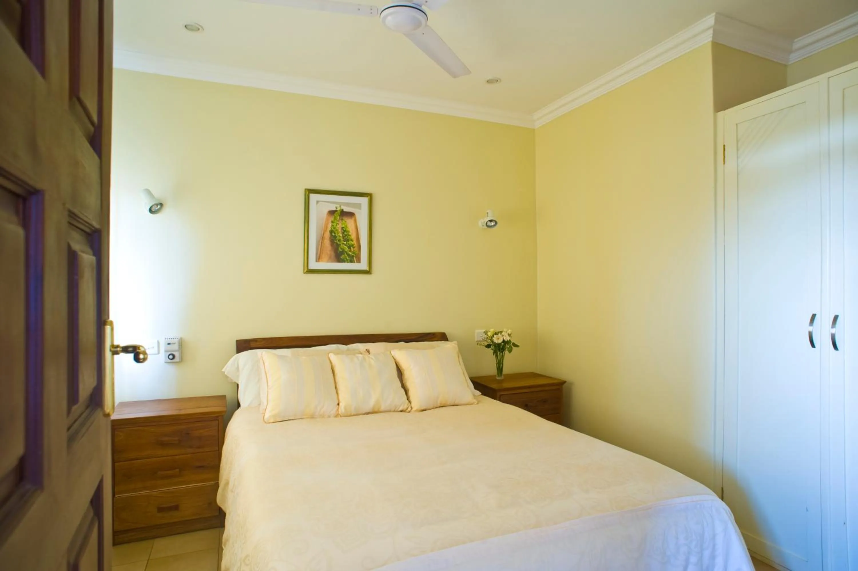 Bed in Shakespeare Court Serviced Apartments