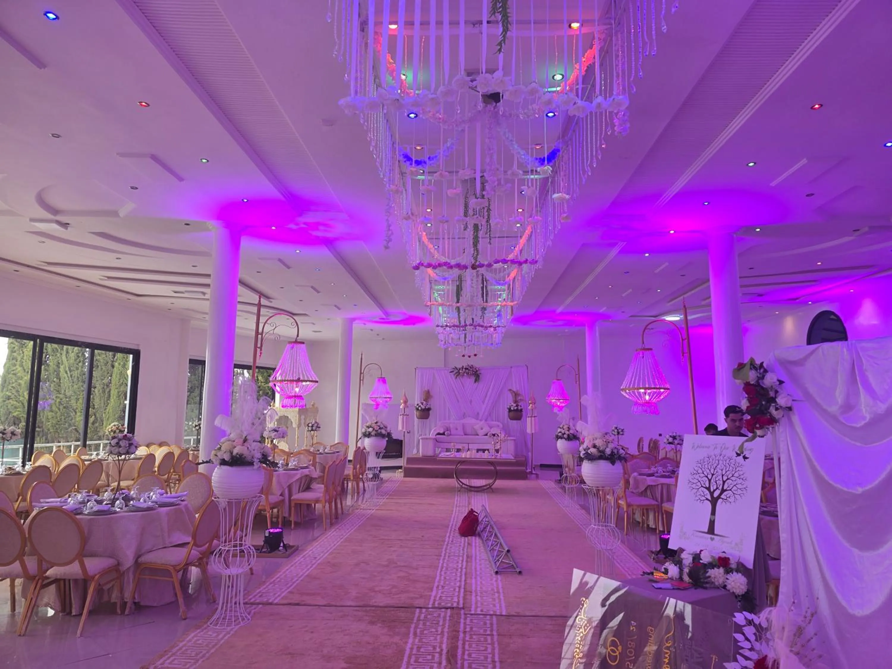 Restaurant/places to eat in Tahla Garden