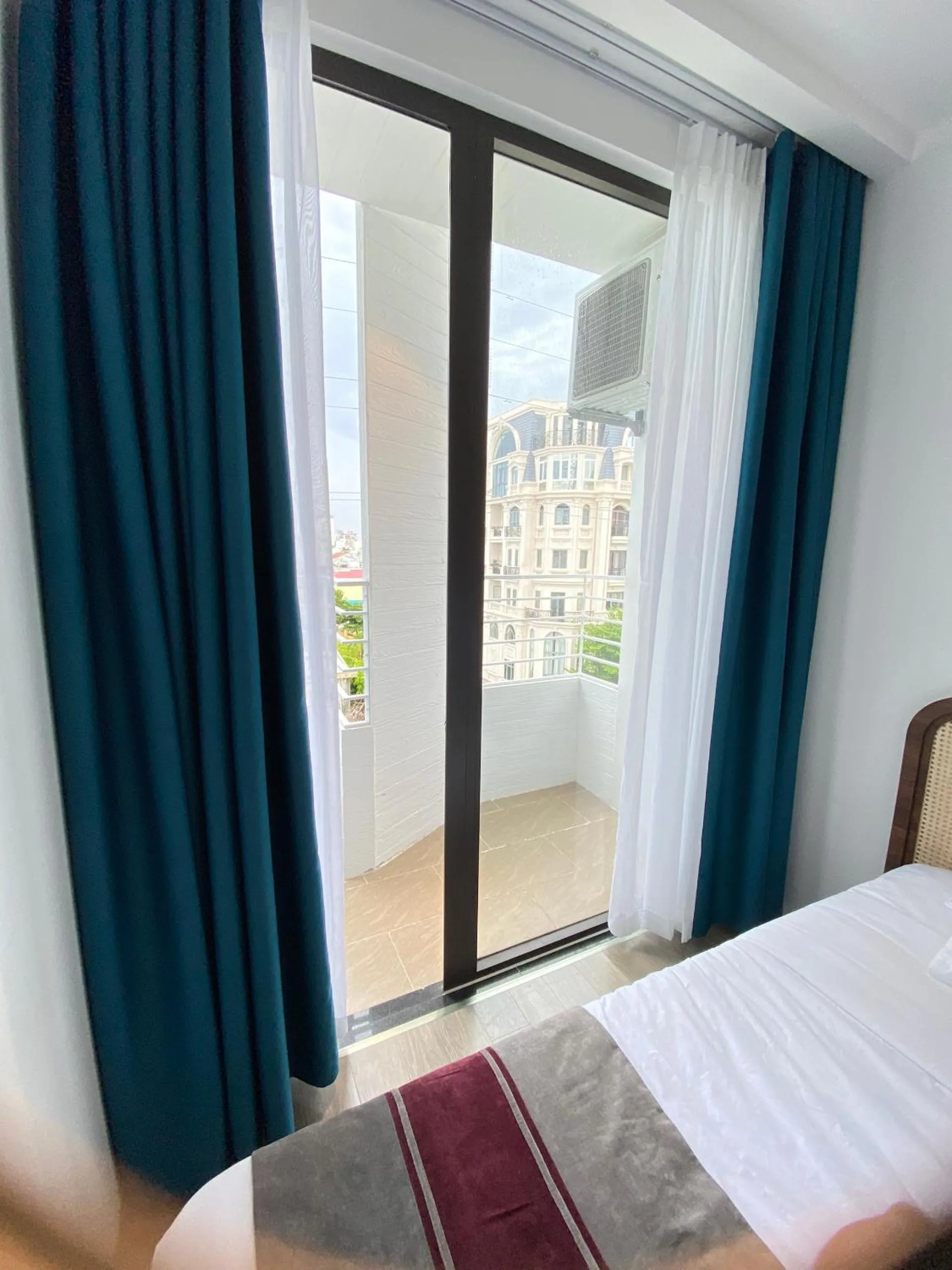 Bed in GOODTECH LUXURY Hotel & Apartment