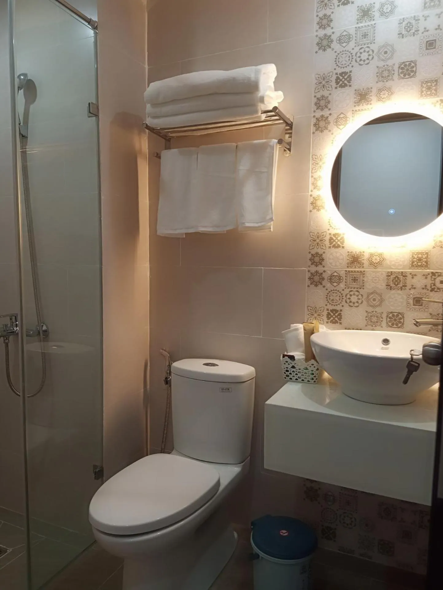 Toilet in GOODTECH LUXURY Hotel & Apartment