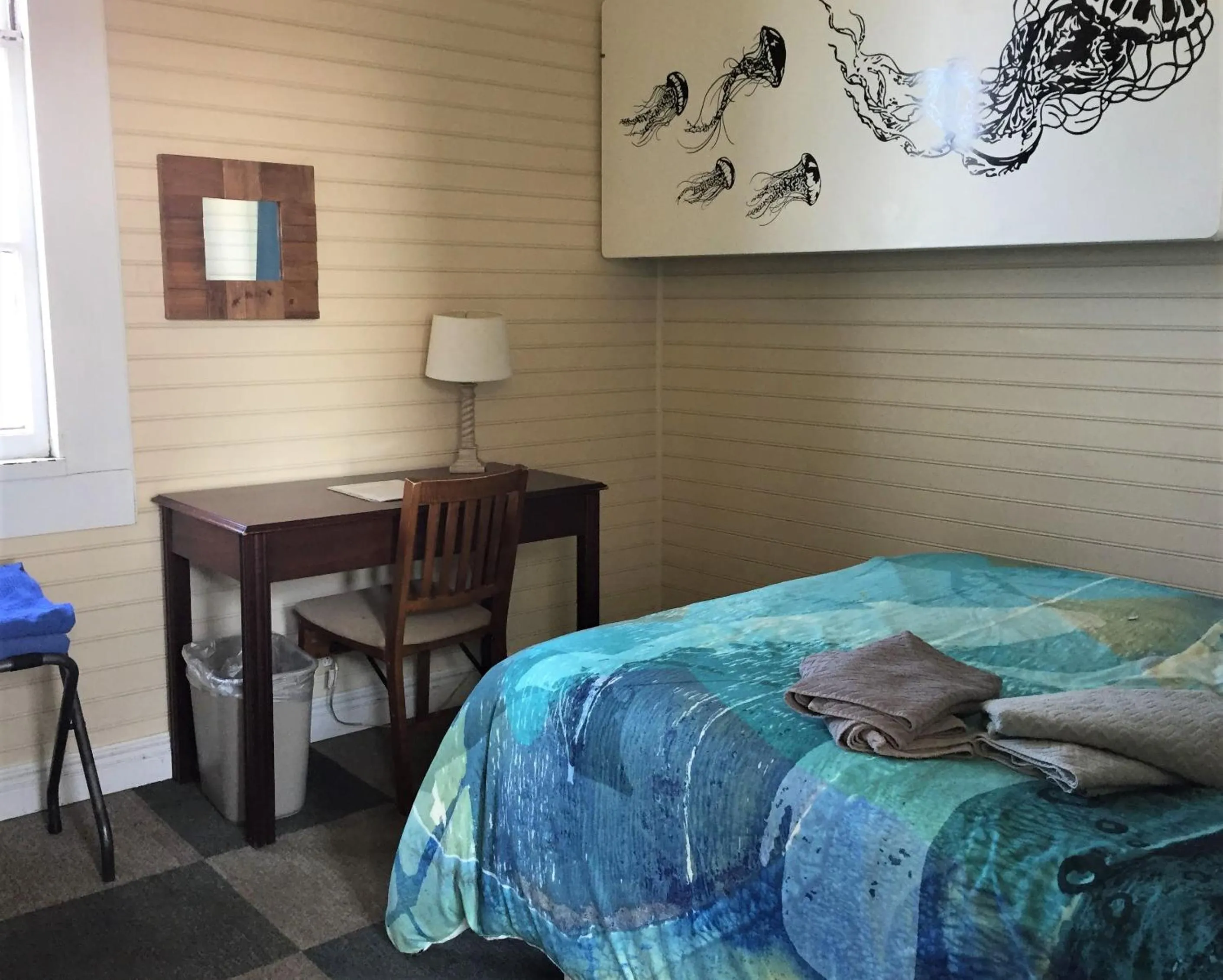 Bed in HI Point Montara Lighthouse