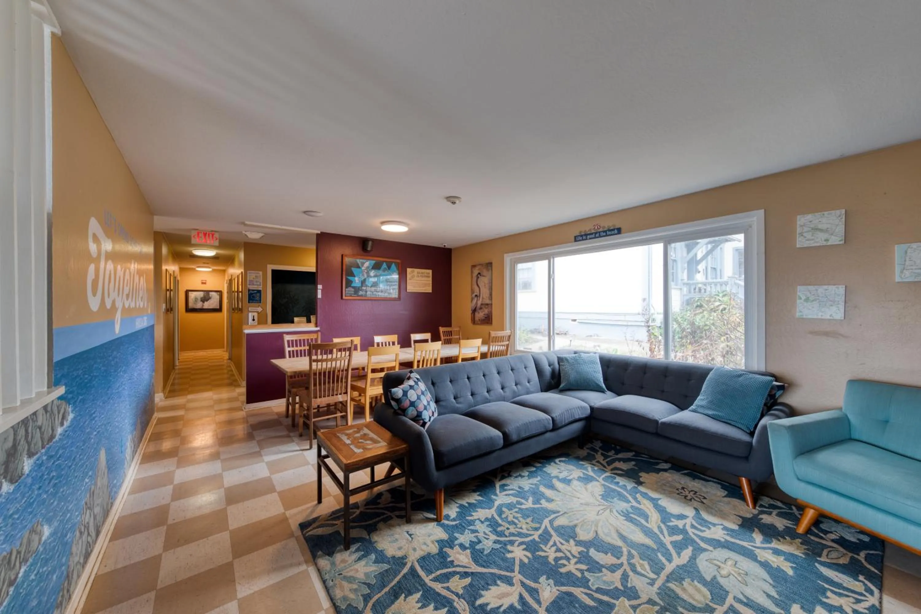 Communal lounge/ TV room in HI Point Montara Lighthouse