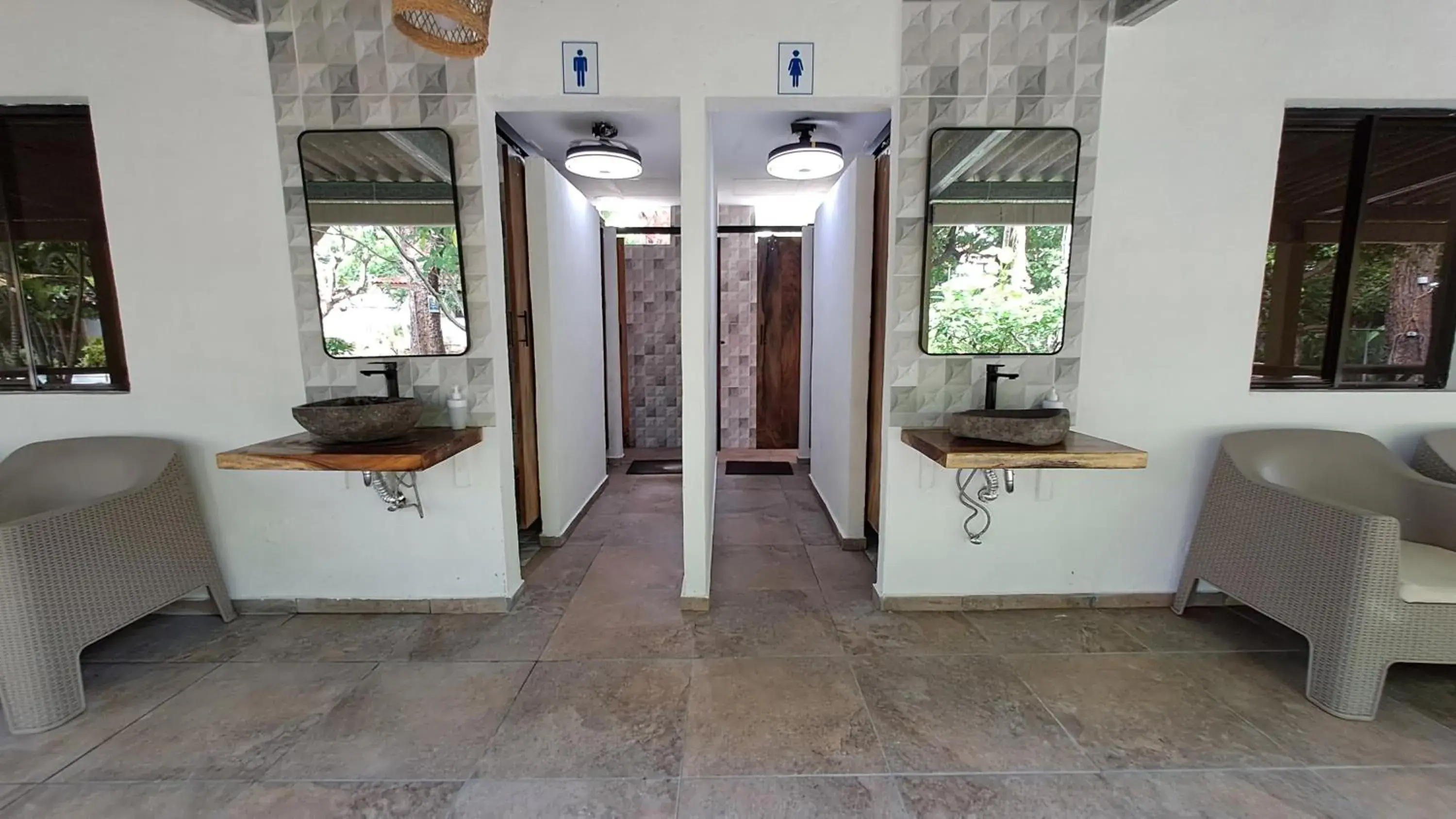 Economy Triple Room with Shared Bathroom in Hotel Zelen Economy Triple Room with Shared Bathroom in Hotel Zelen