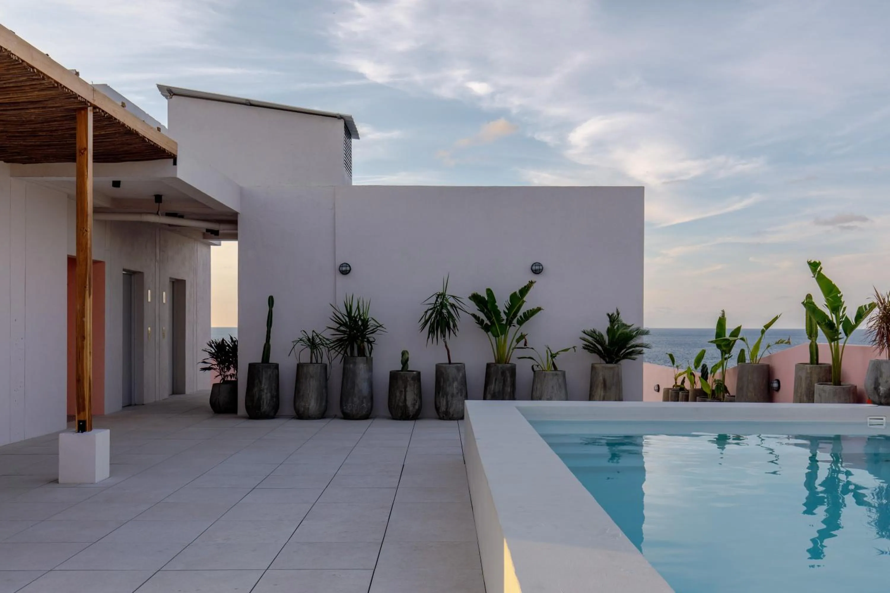 Pool view in Bondo Estudio