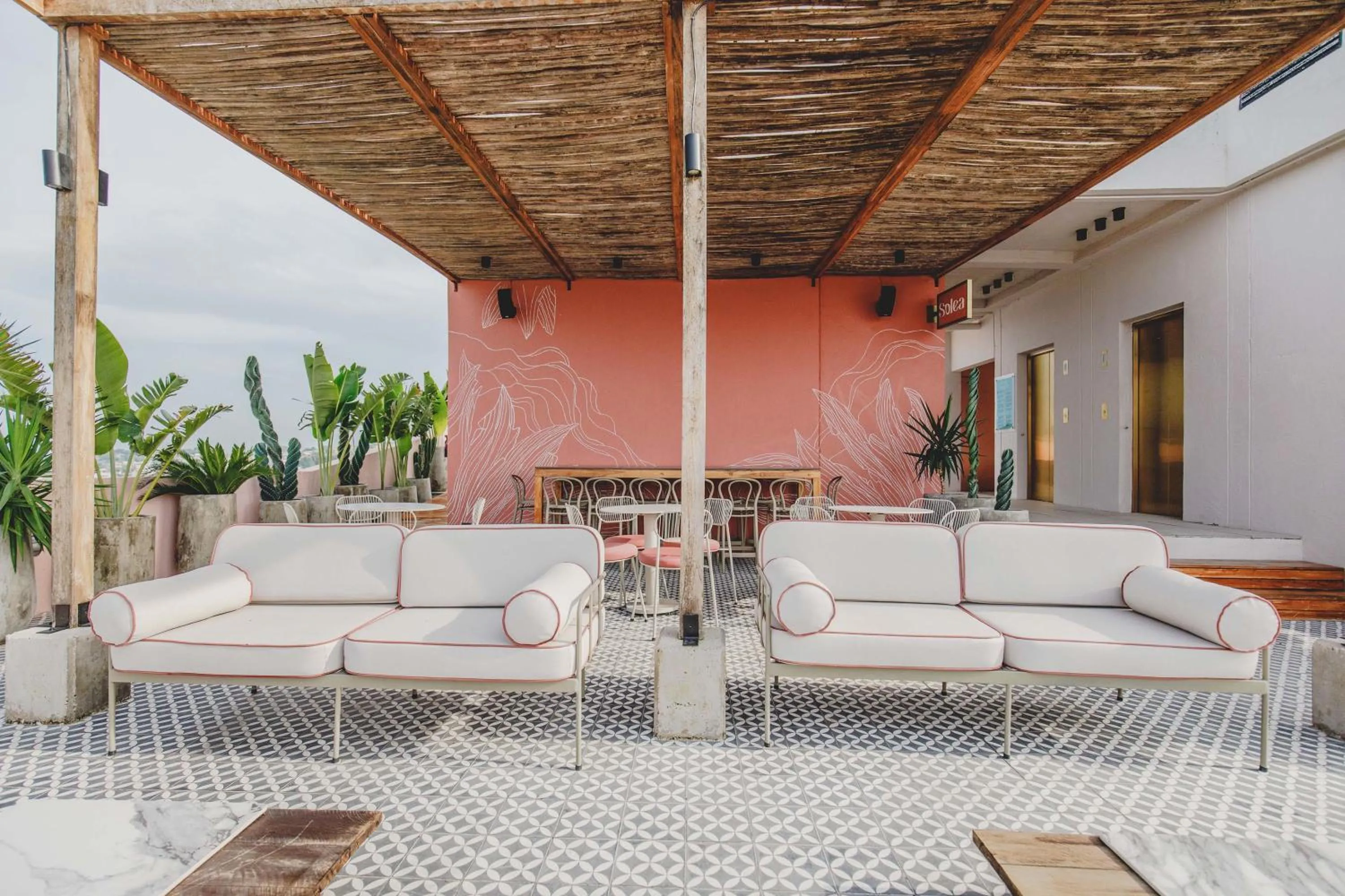 Patio in Bondo Estudio