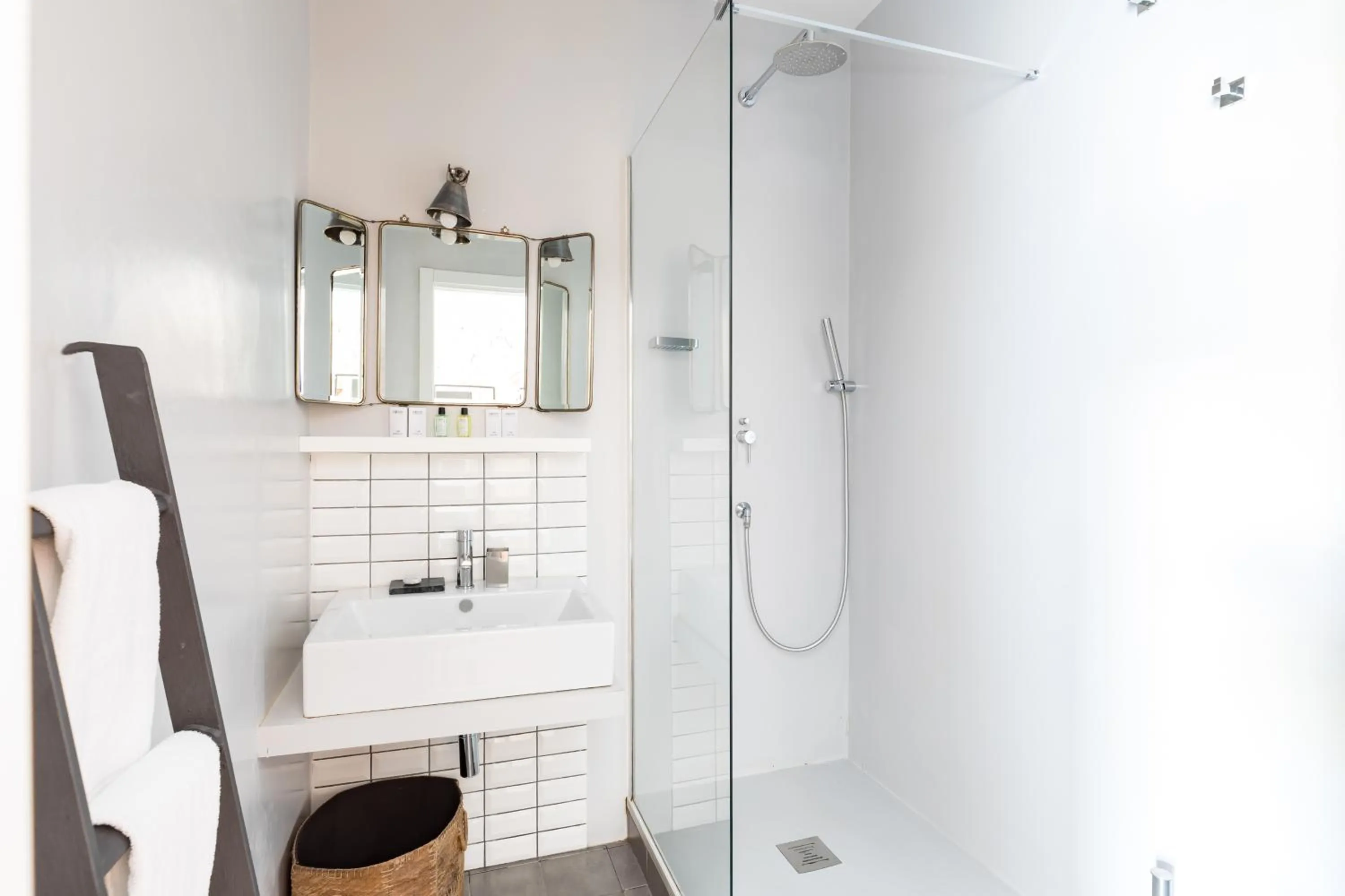 Shower in Salotto Monti