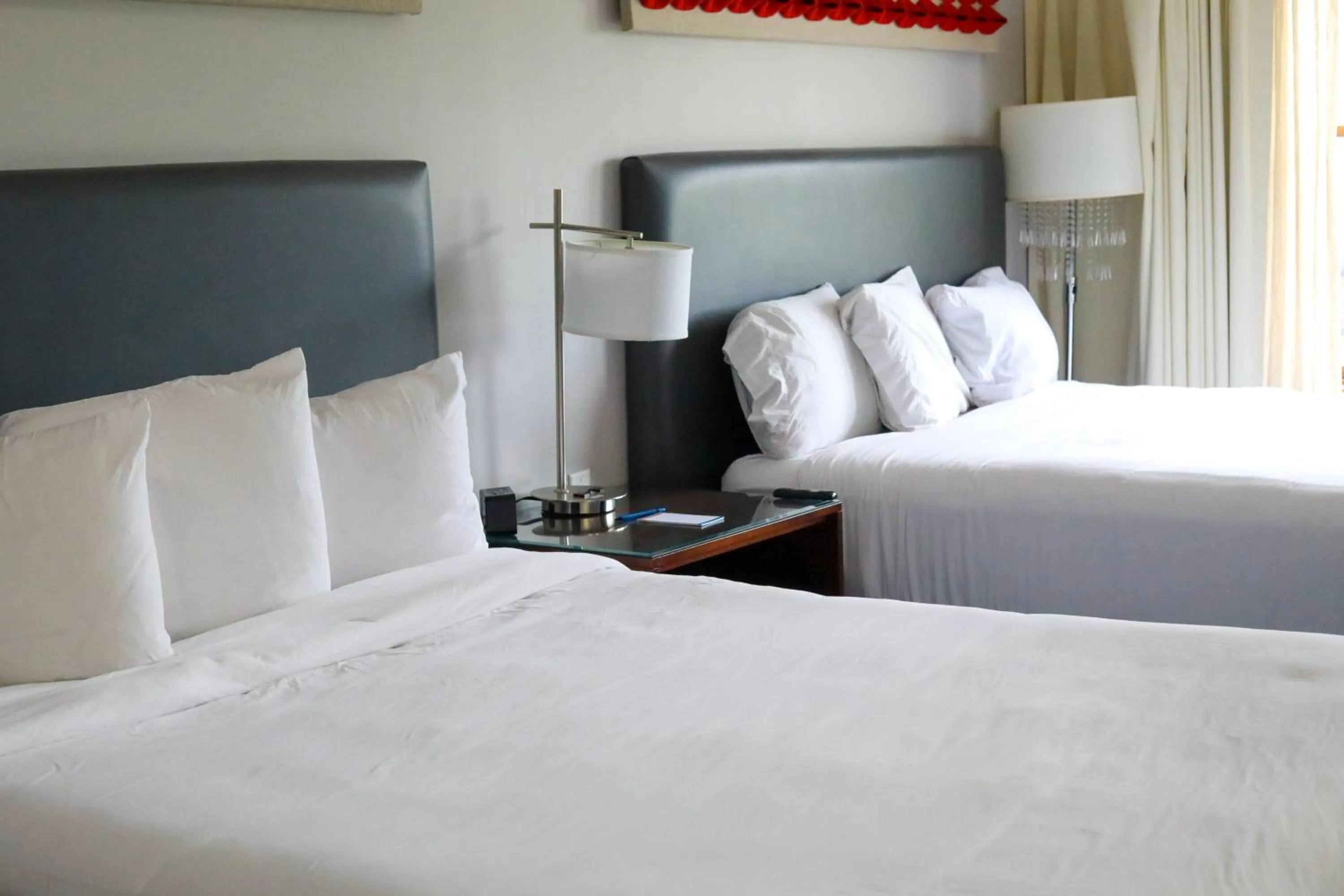 Bed in Illini Inn & Suites