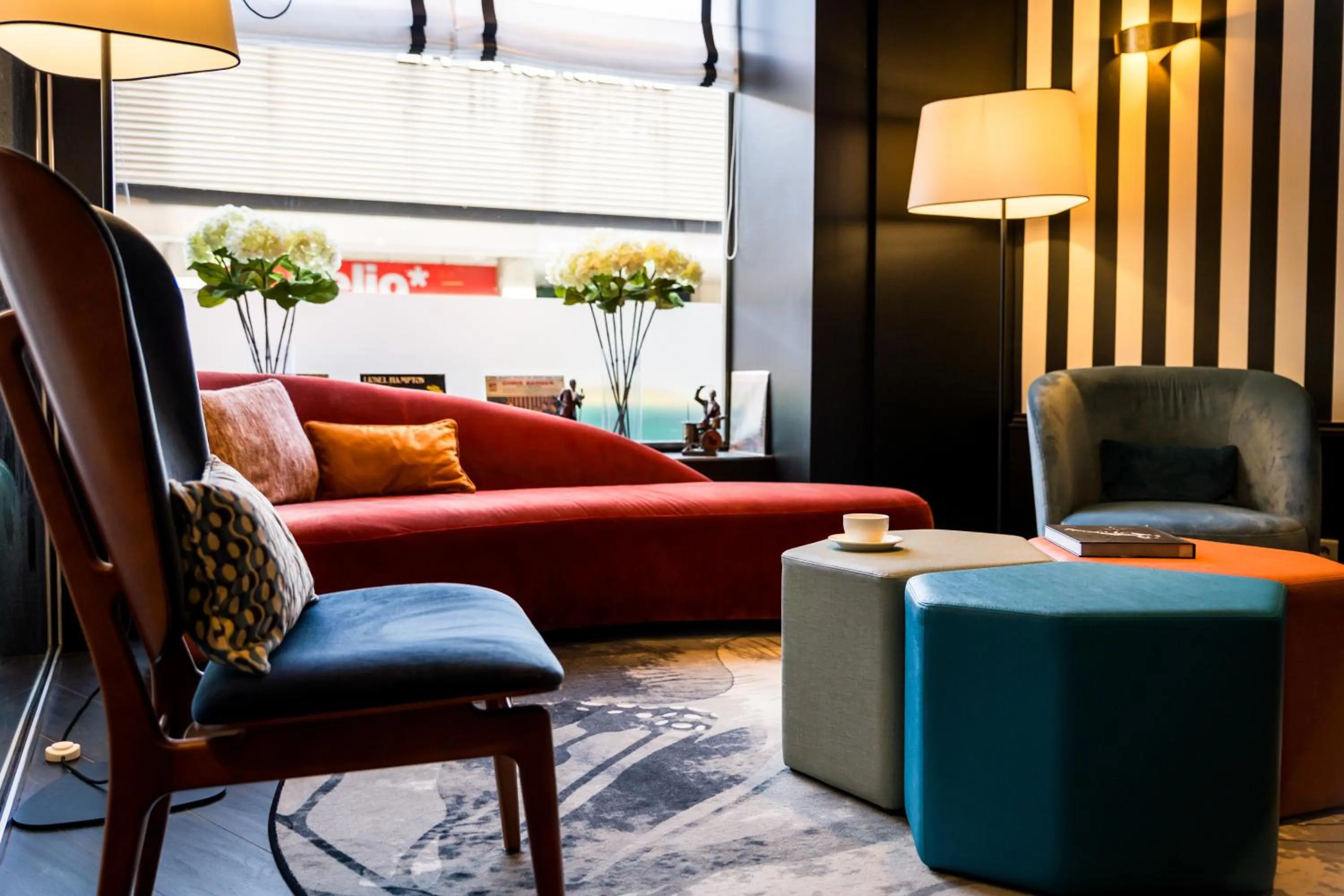 Seating area in Hôtel Montparnasse Saint Germain