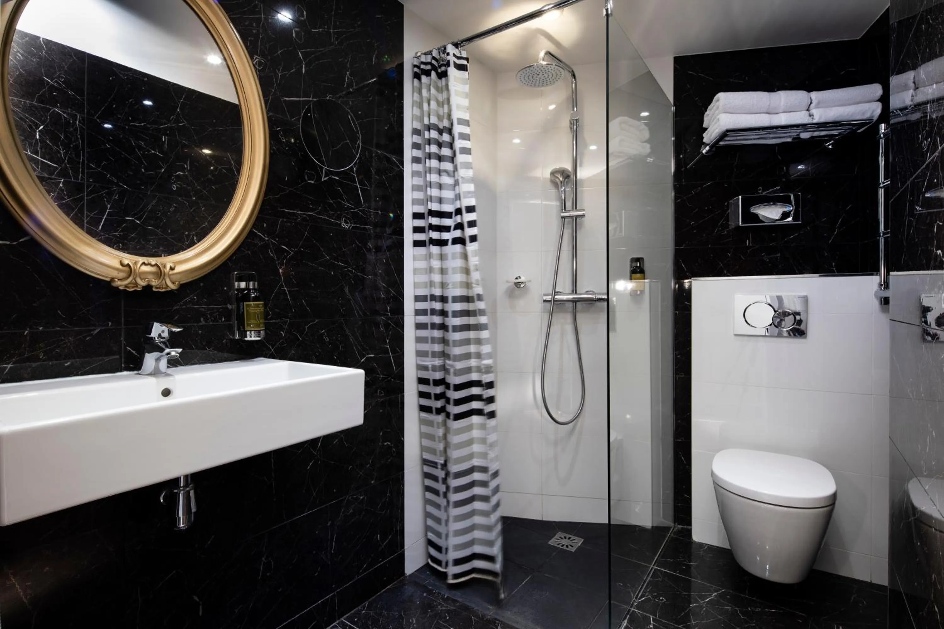 Two Adjacent Double Rooms  in Hôtel Montparnasse Saint Germain