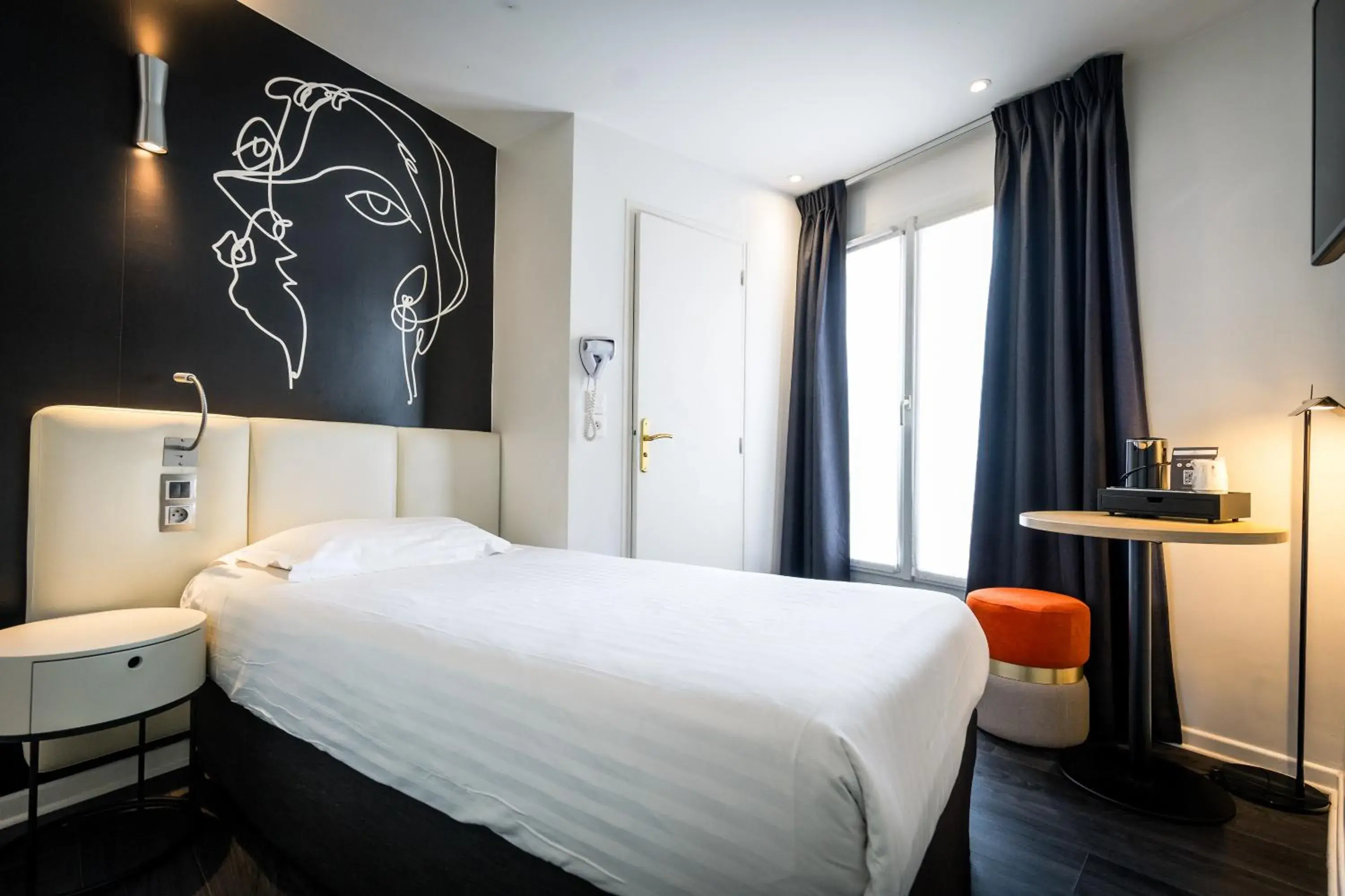 Single Room in Hôtel Montparnasse Saint Germain Single Room in Hôtel Montparnasse Saint Germain