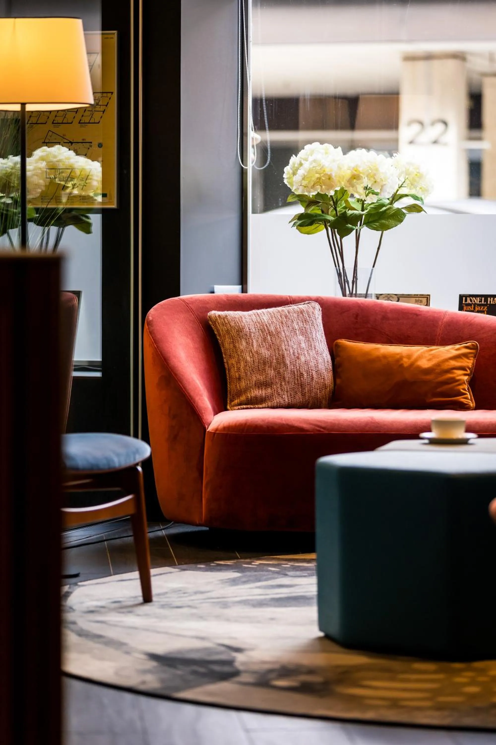 Seating area in Hôtel Montparnasse Saint Germain
