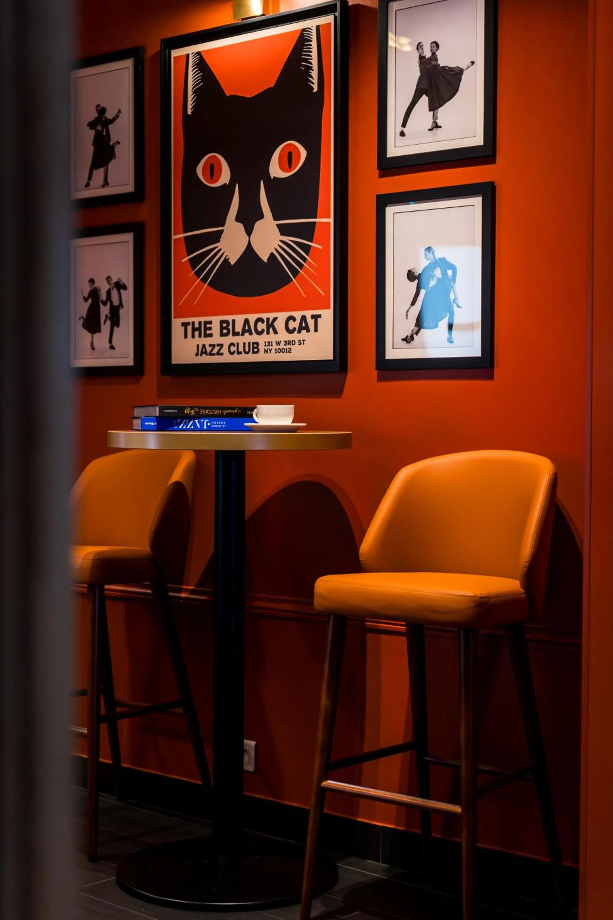 Lounge or bar in Hôtel Montparnasse Saint Germain