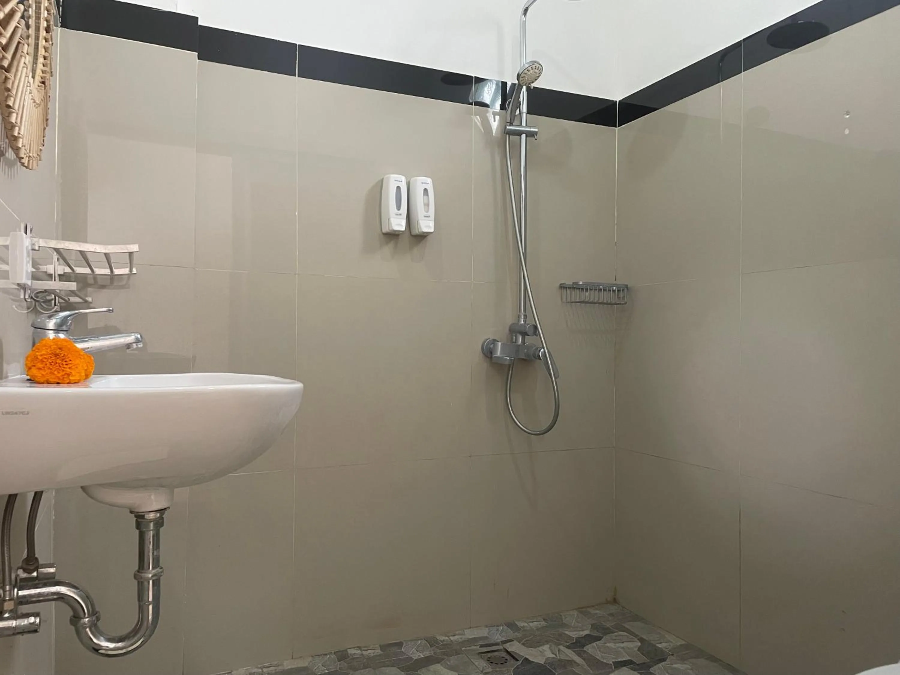 Shower in Moonlight Bisma