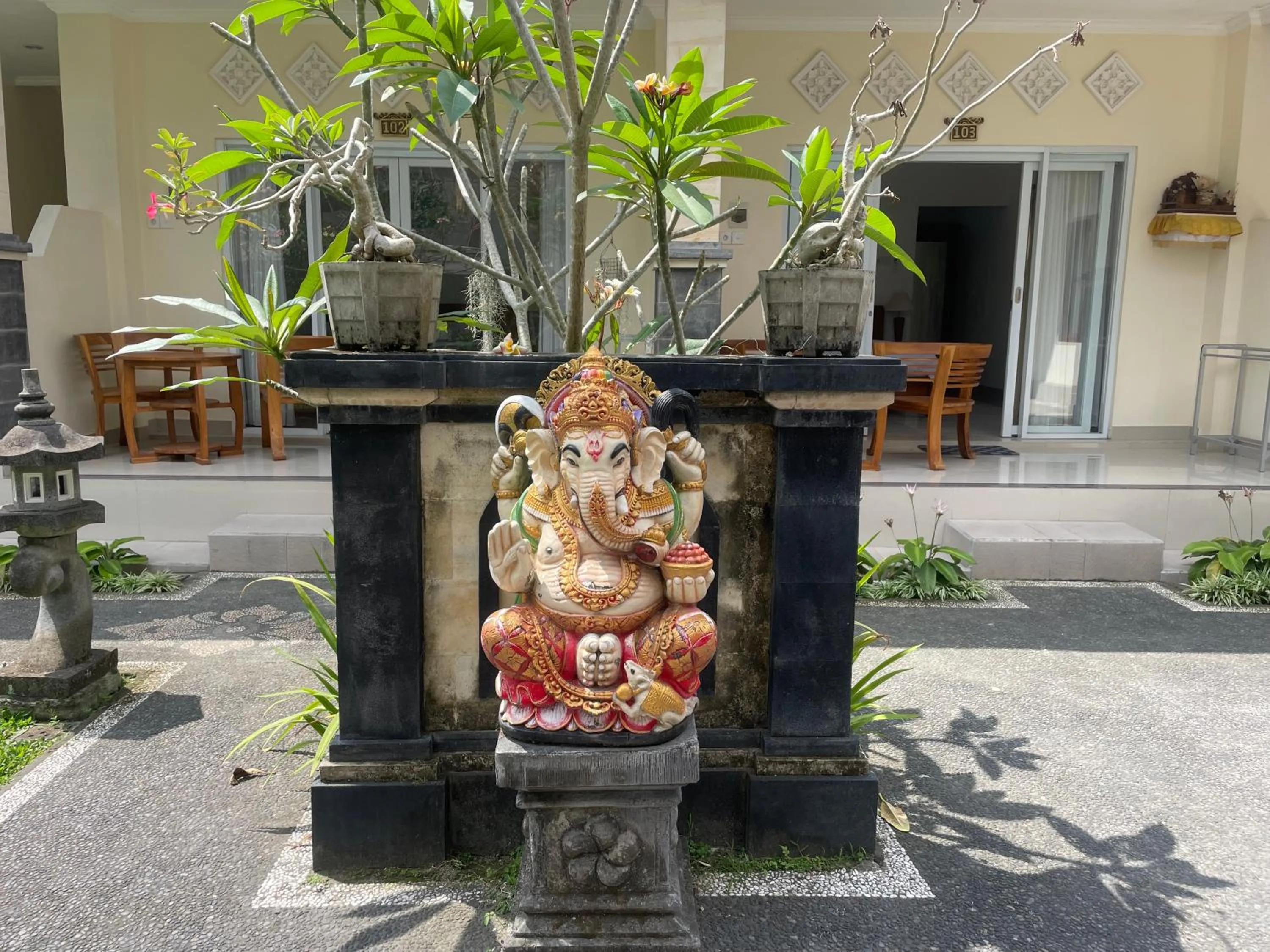 Day in Moonlight Bisma