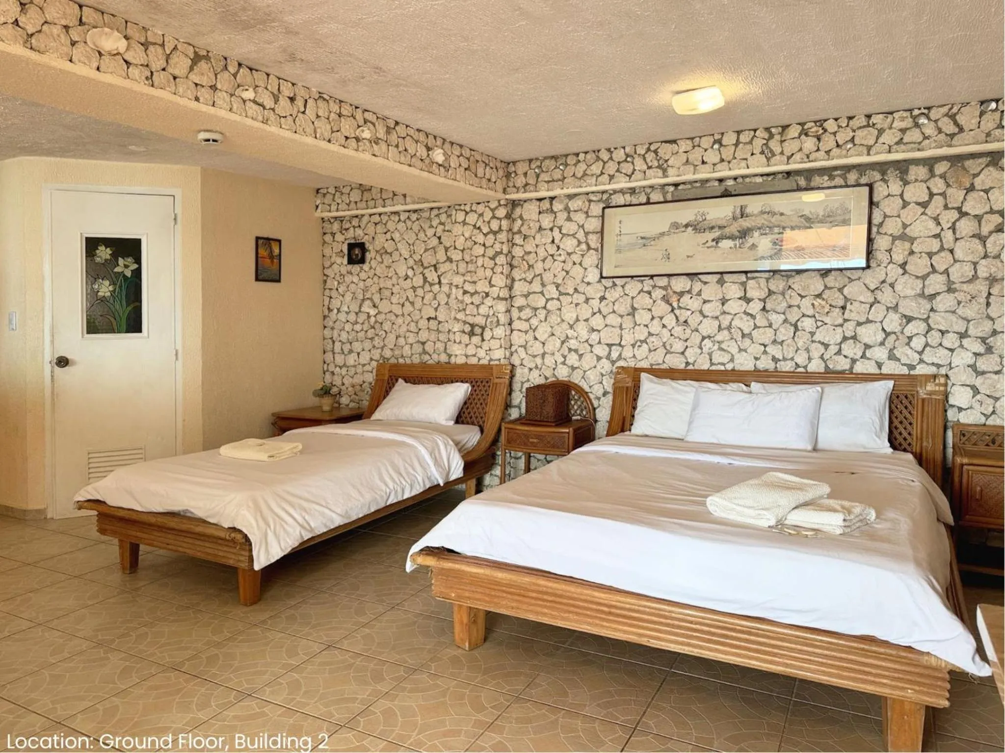 Bedroom, Bed in Sunset Beach Resort