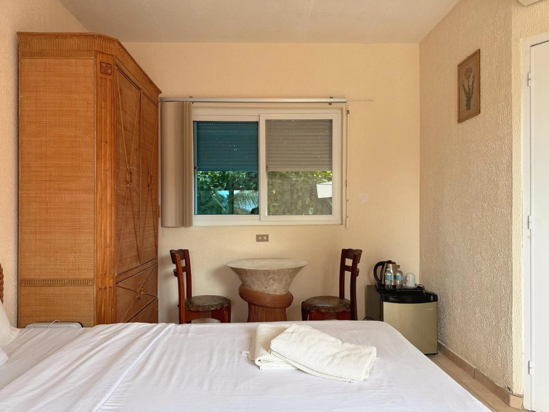 Photo of the whole room, Bed in Sunset Beach Resort