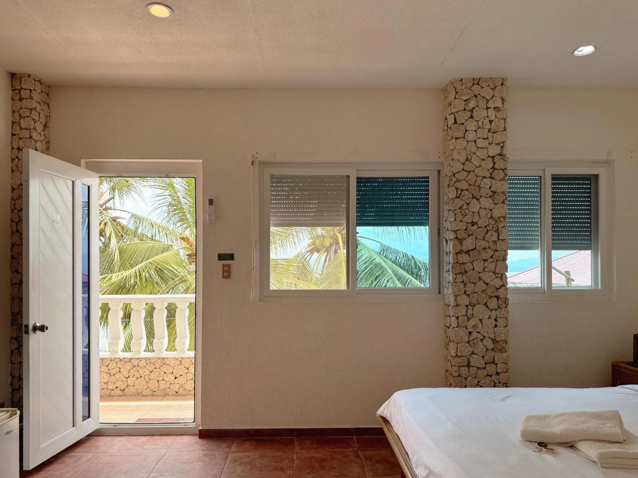 Photo of the whole room, Bed in Sunset Beach Resort