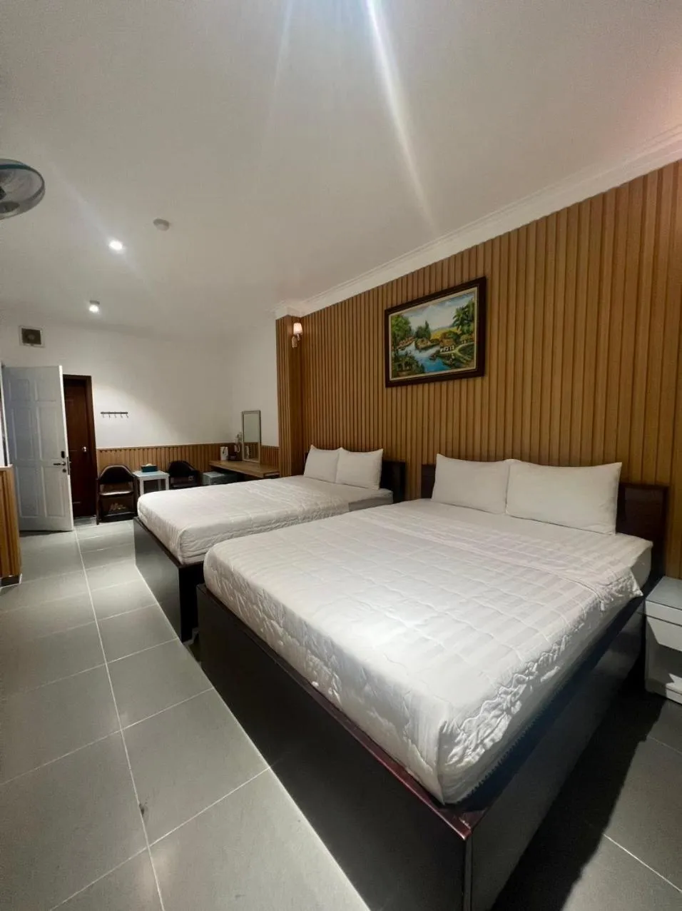 Bed in ĐÔNG NHƯ HOTEL