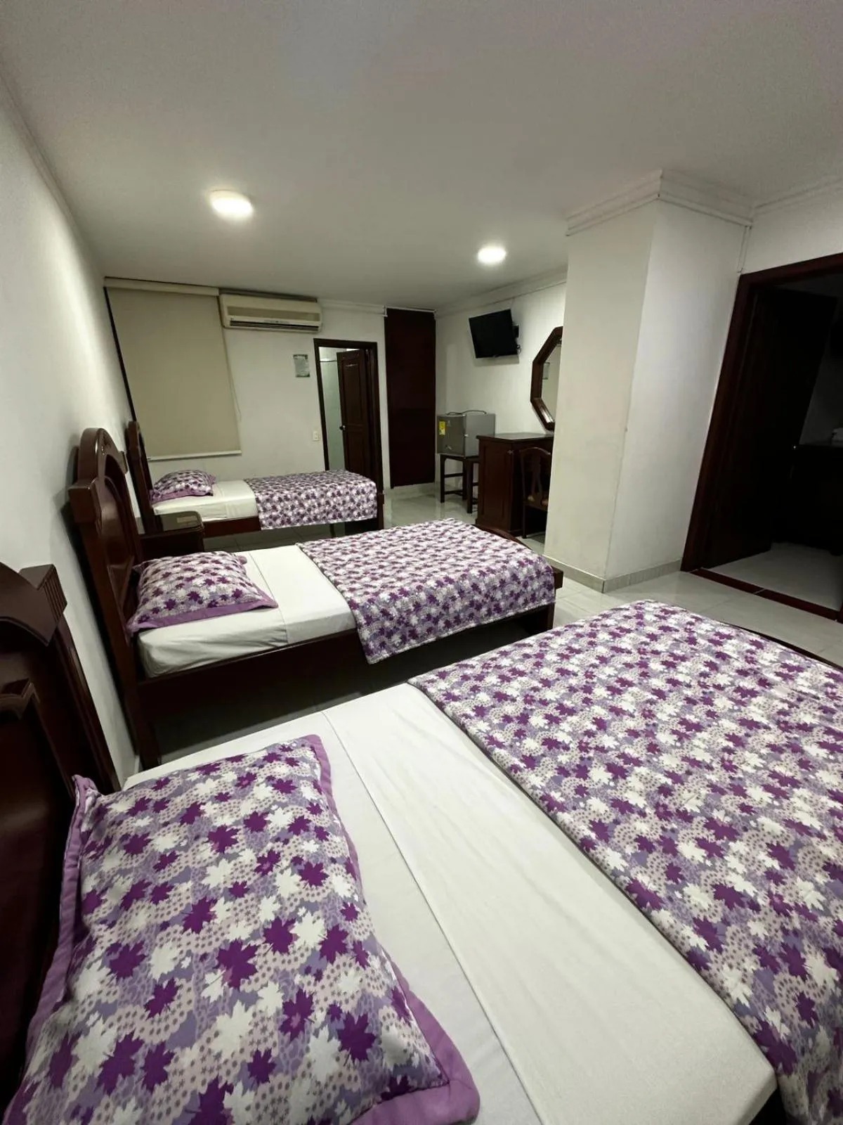 Photo of the whole room, Bed in Hotel Exelsior