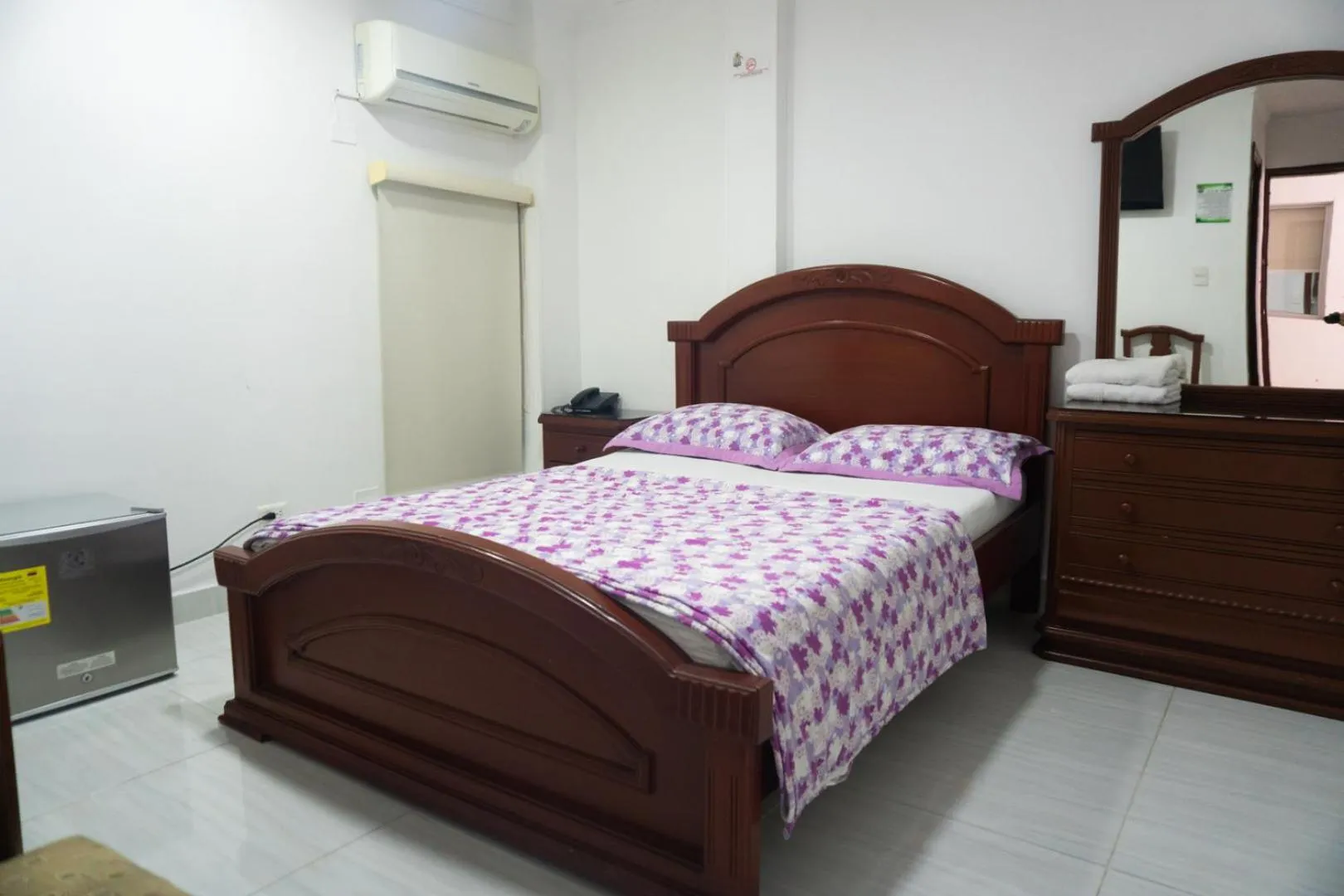 Photo of the whole room, Bed in Hotel Exelsior