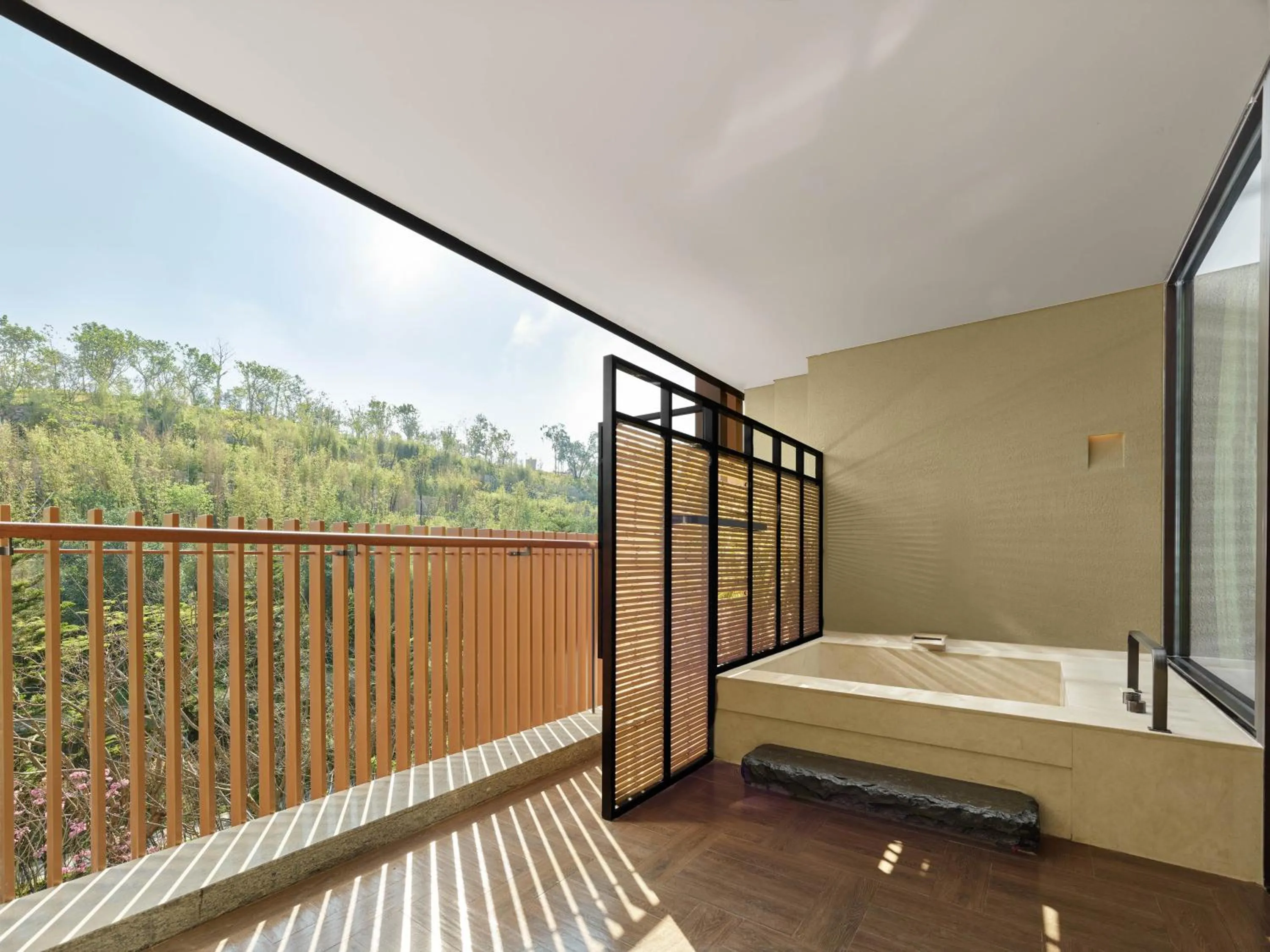 Balcony/Terrace, Bed in Banyan Tree Dongguan Songshan Lake