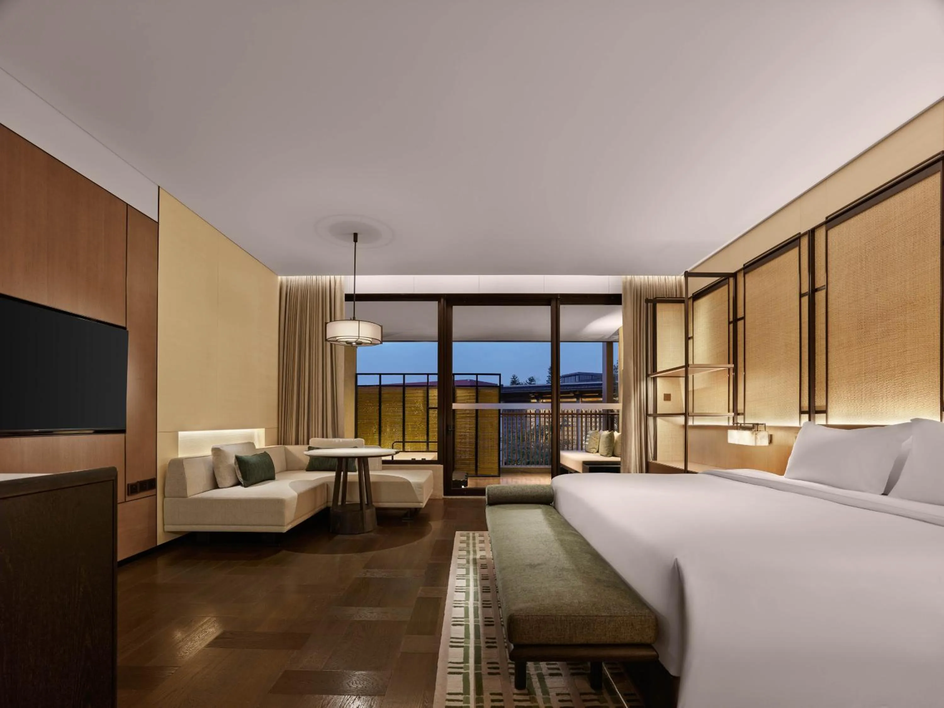 View (from property/room), Bed in Banyan Tree Dongguan Songshan Lake