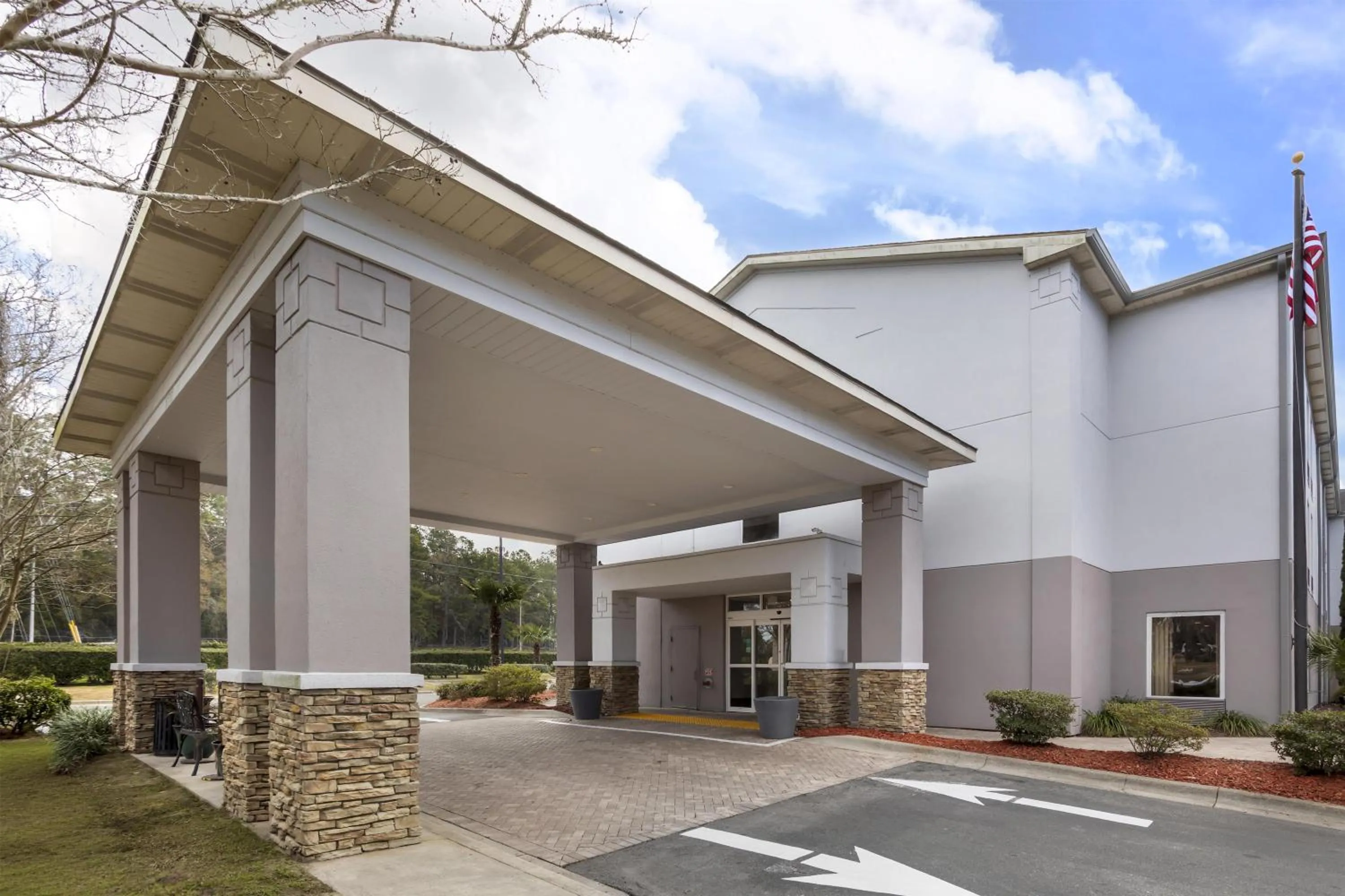 Property building in Best Western Plus Tallahassee North Hotel