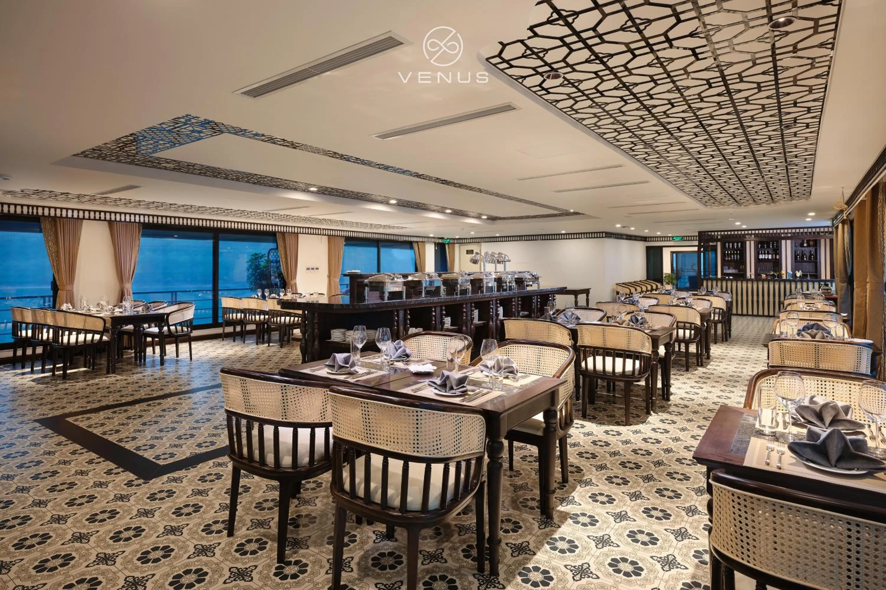Restaurant/places to eat in Venus Cruises Halong Bay by Venus Group