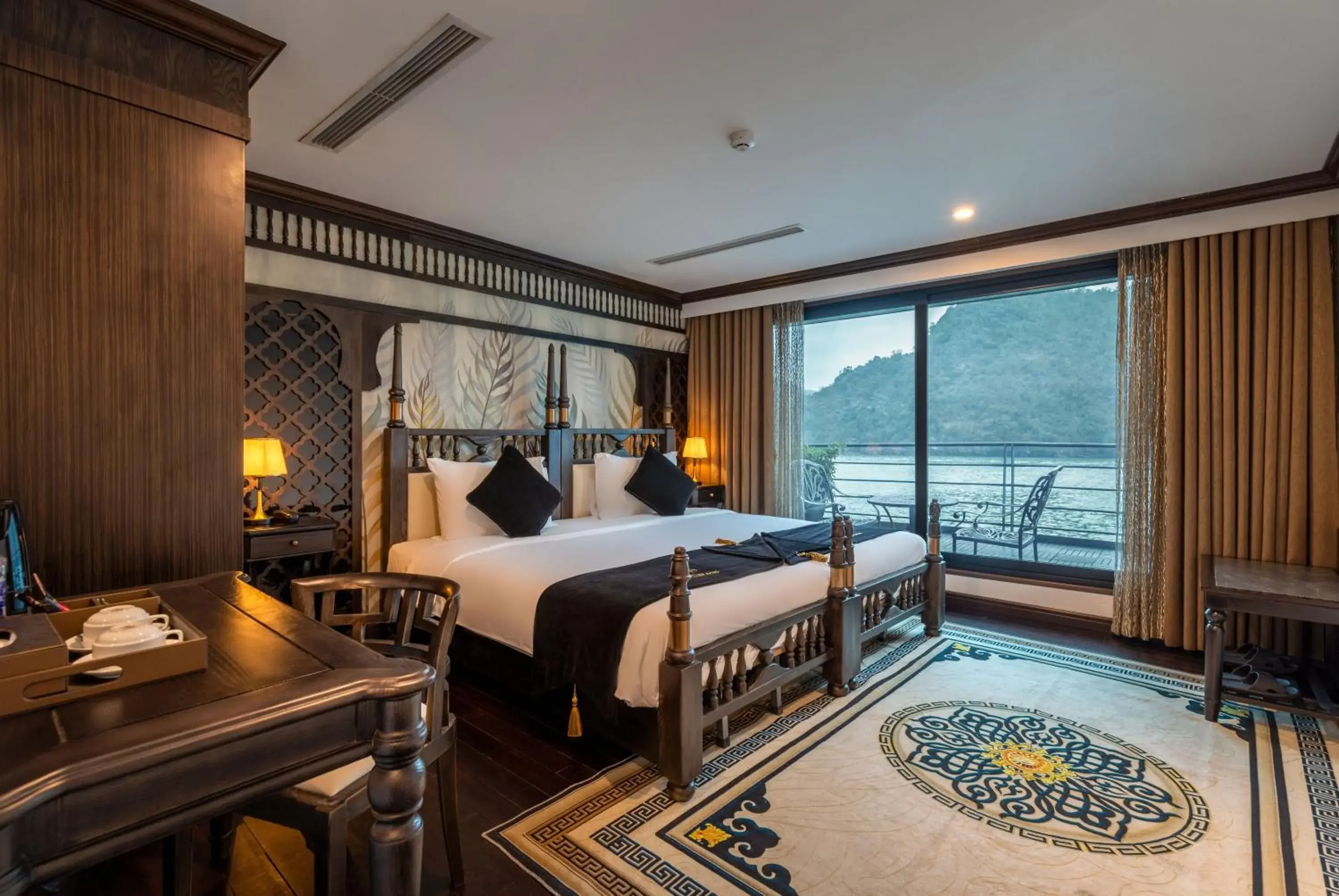 Junior Suite with Ocean View - single occupancy in Venus Halong Cruises Junior Suite with Ocean View - single occupancy in Venus Halong Cruises