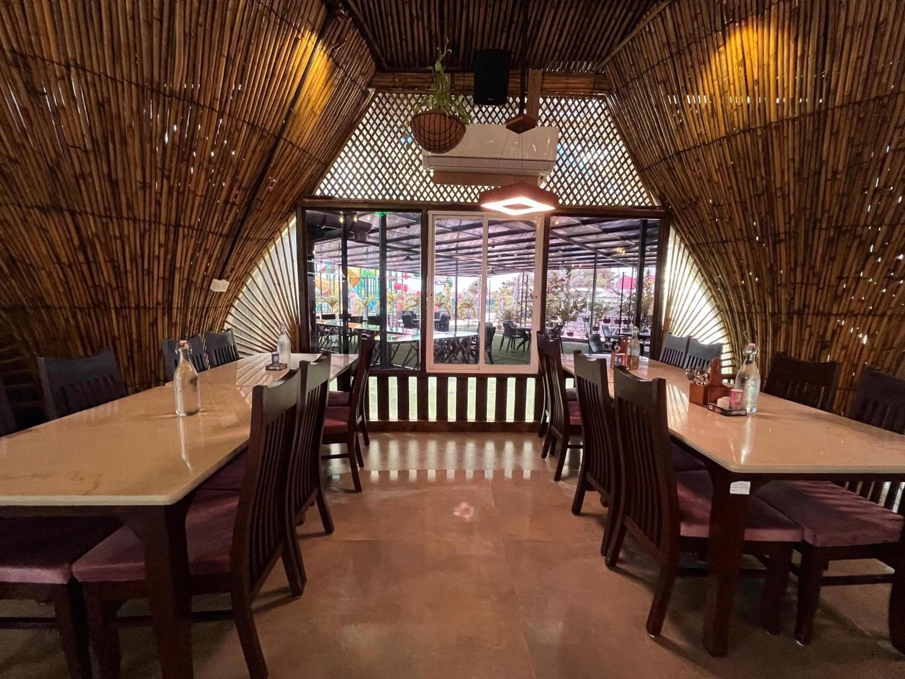 Restaurant/places to eat in DAN Resorts & Weddings