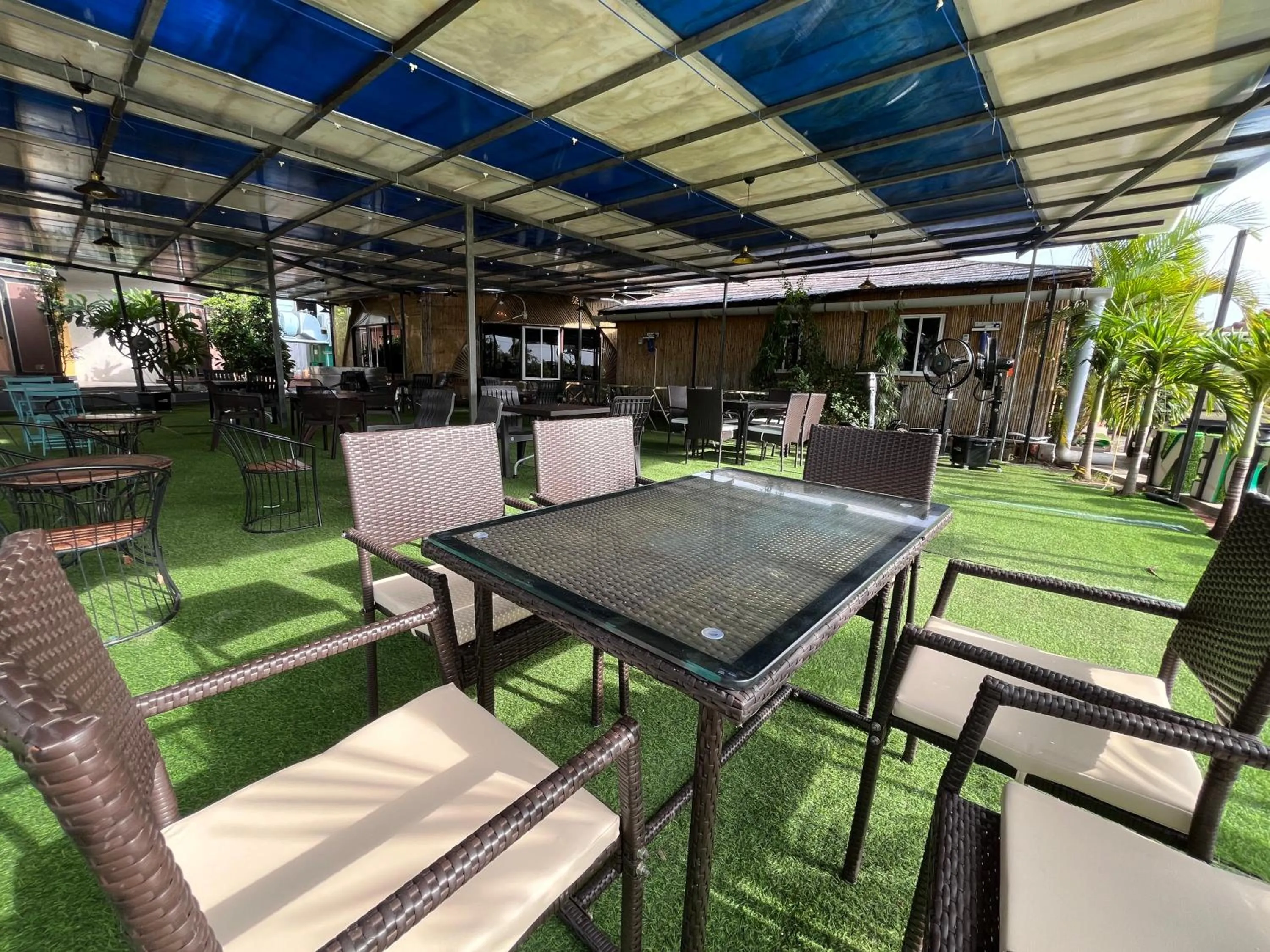 Restaurant/places to eat in DAN Resorts & Weddings