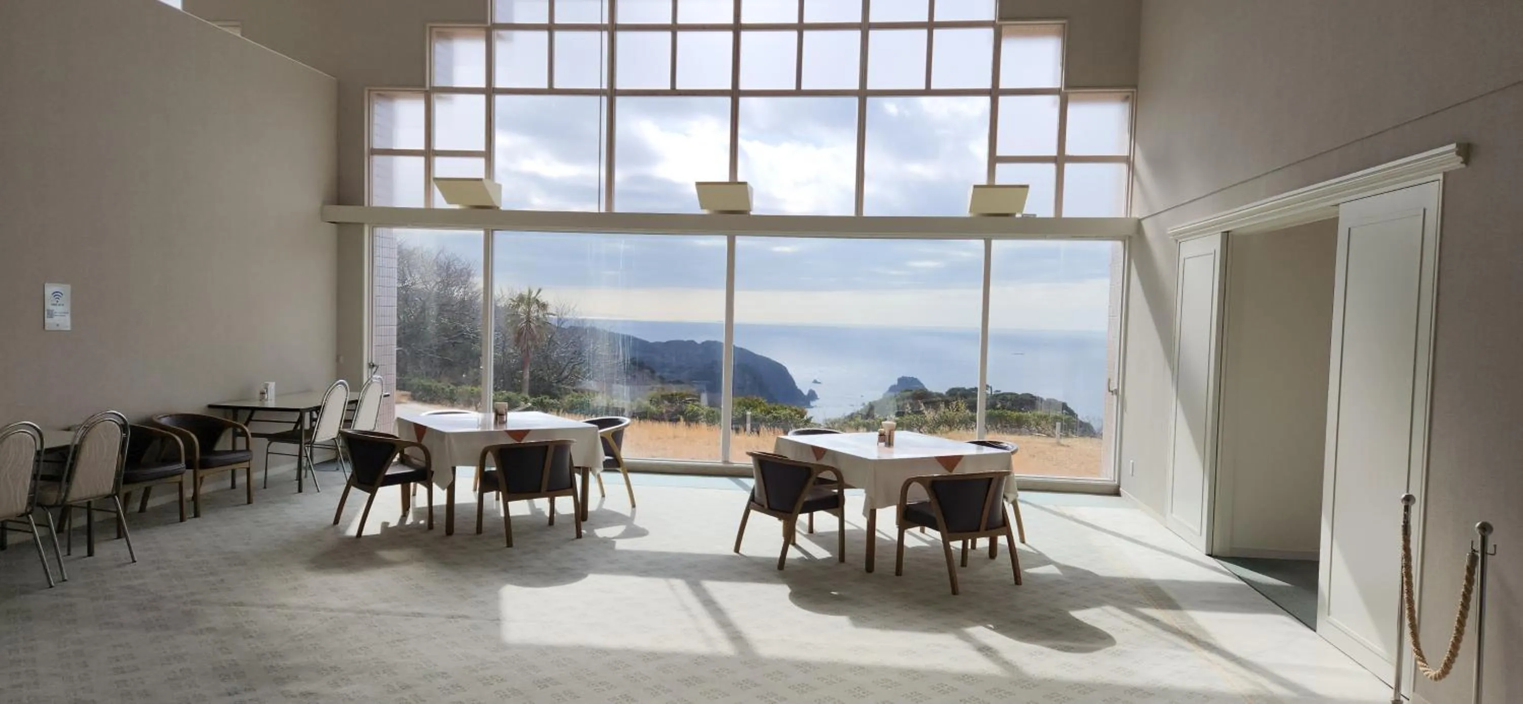 Communal lounge/ TV room in Hotel Surpromont