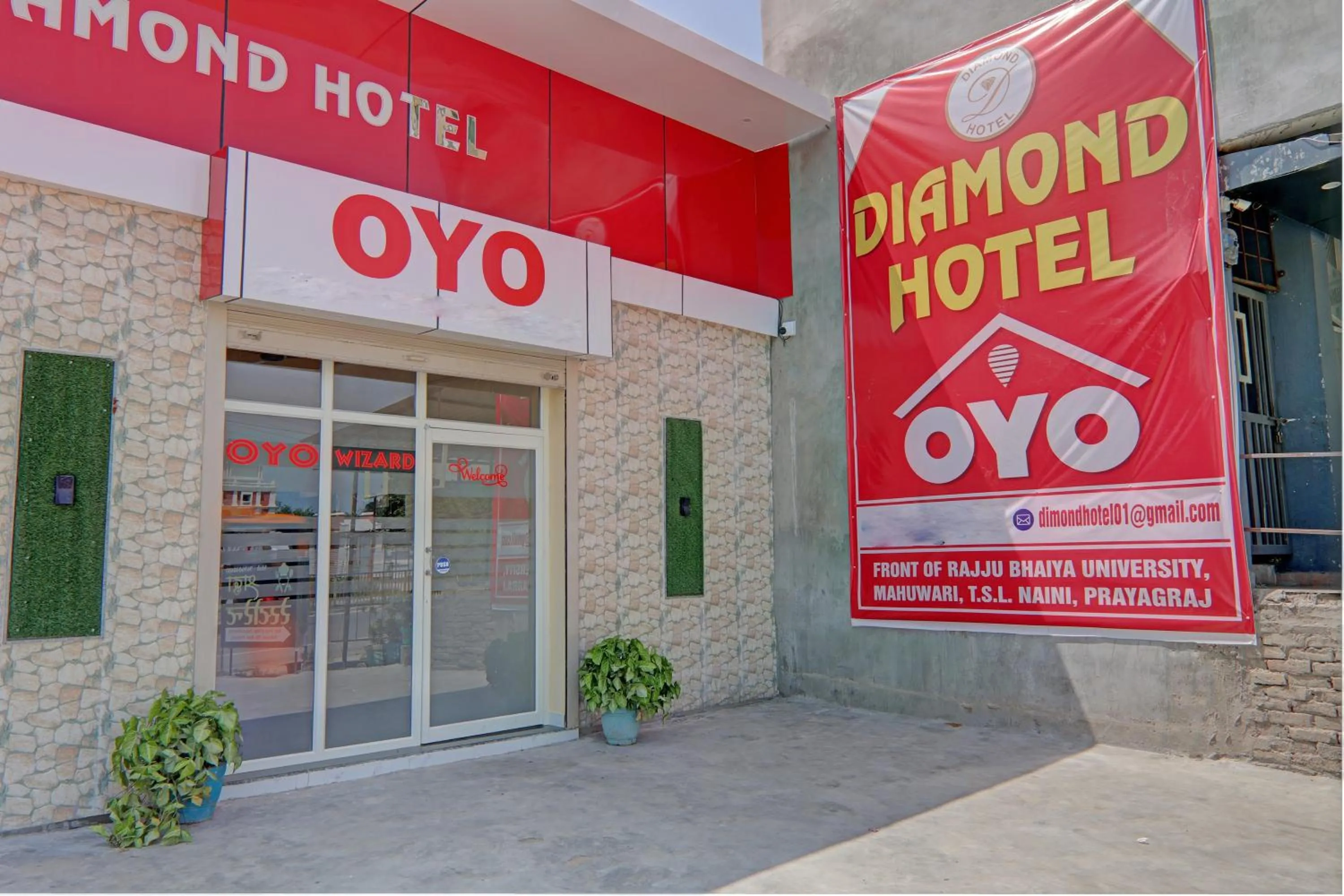 Facade/entrance in Hotel O Diamond