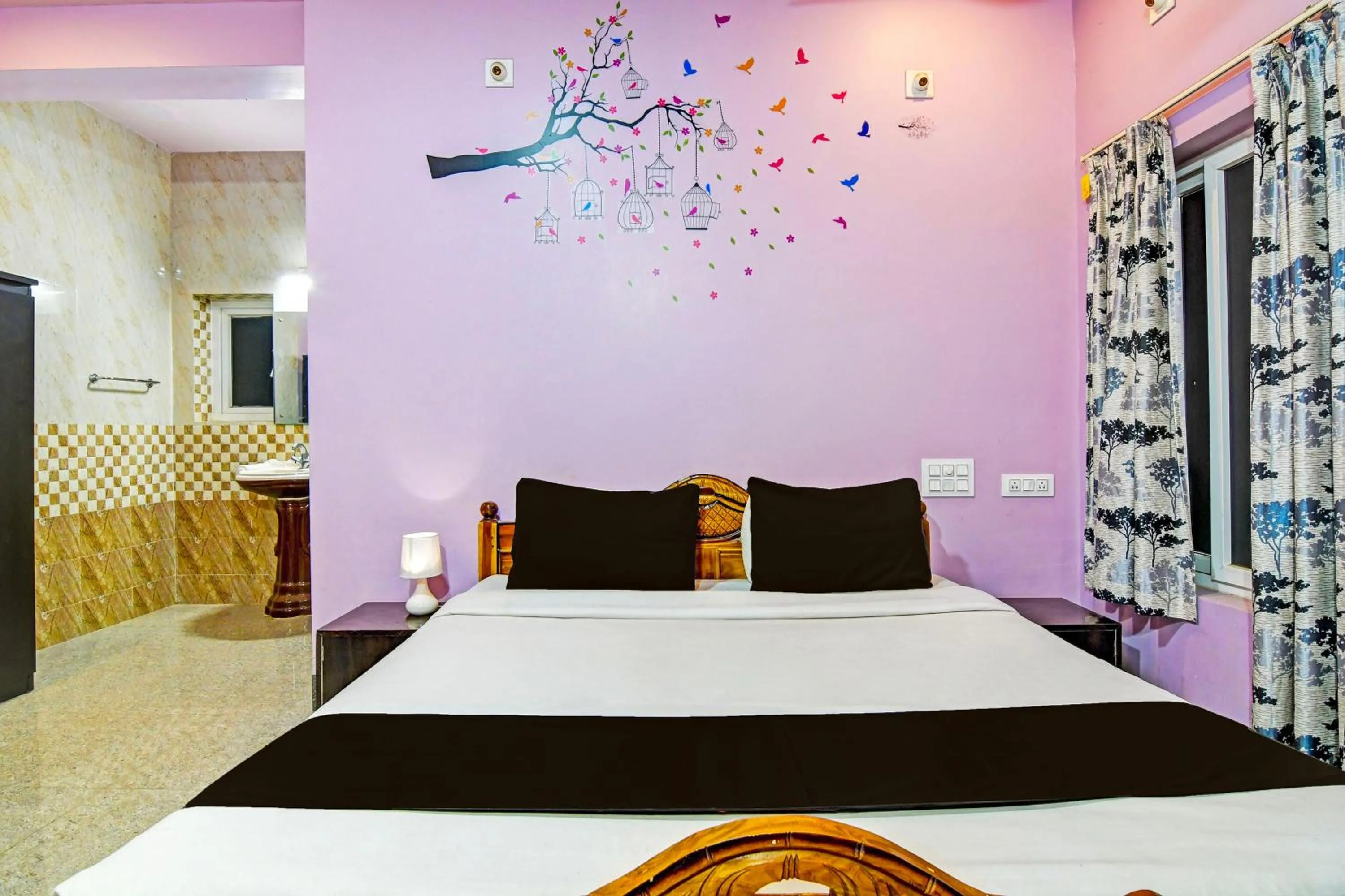 Bedroom, Bed in Hotel O Newmoon Inn