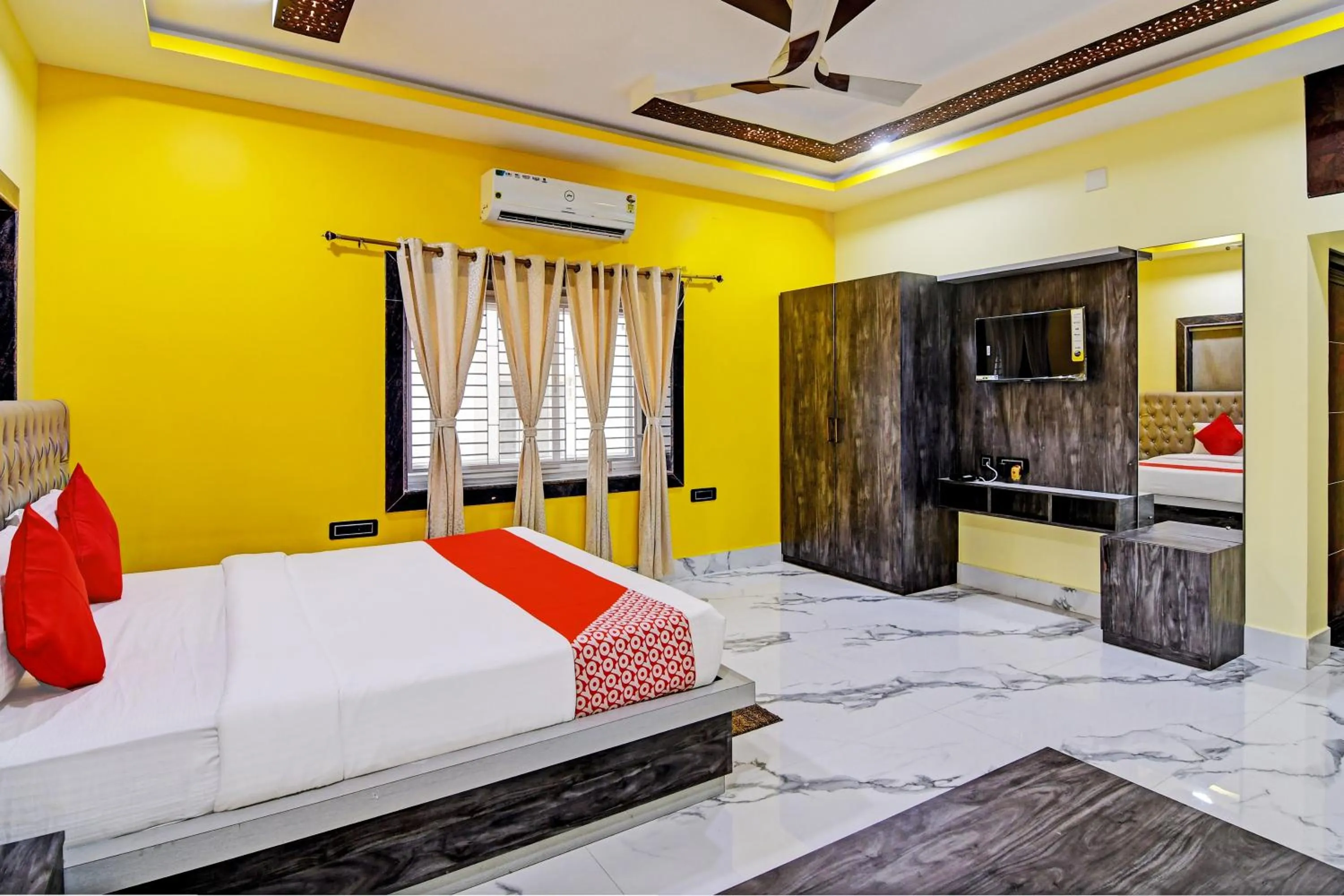 Lobby or reception in Hotel O SRI SAI PALACE