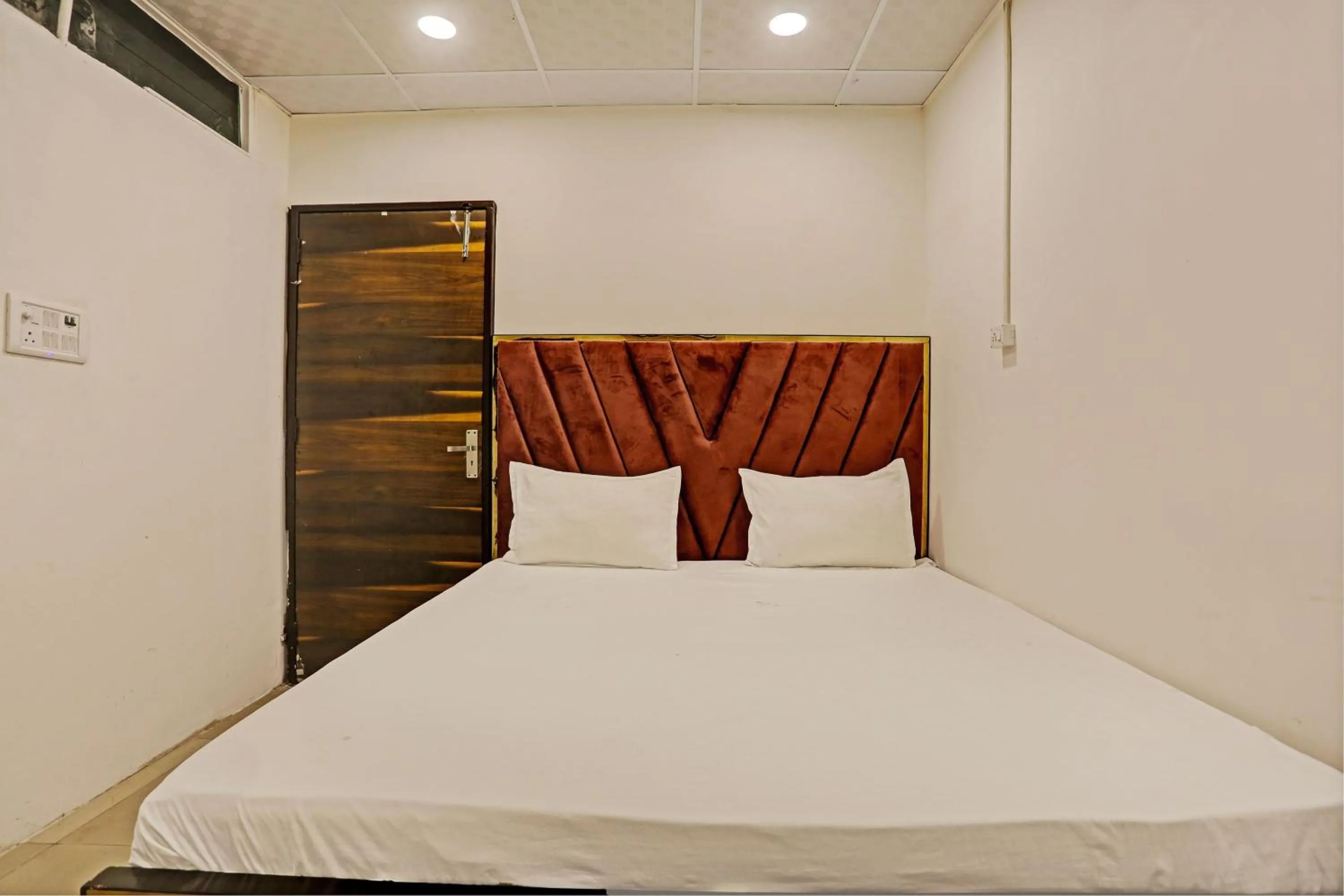 Facade/entrance, Bed in Hotel O Silver Key