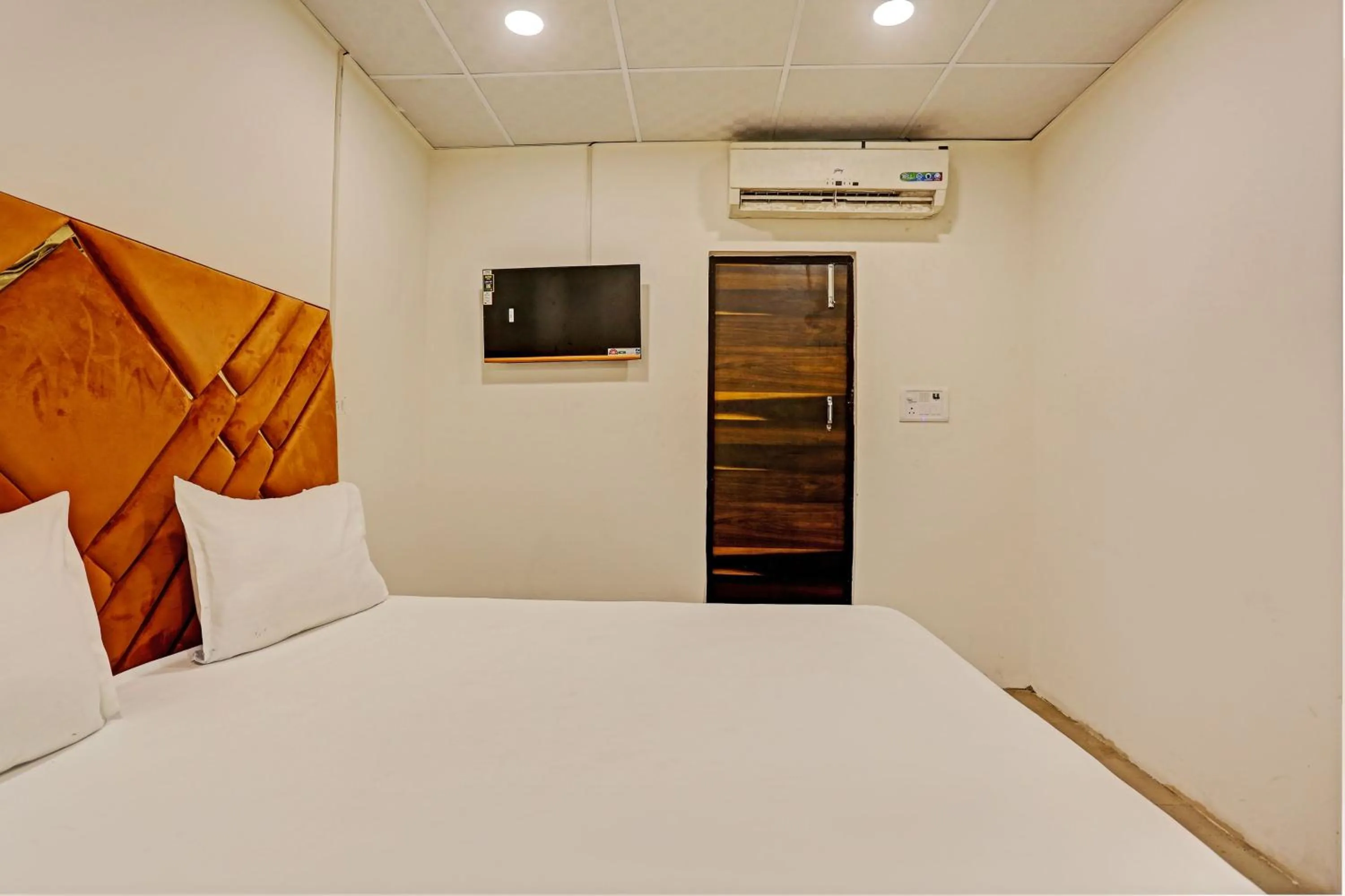 Bedroom in Hotel O Silver Key