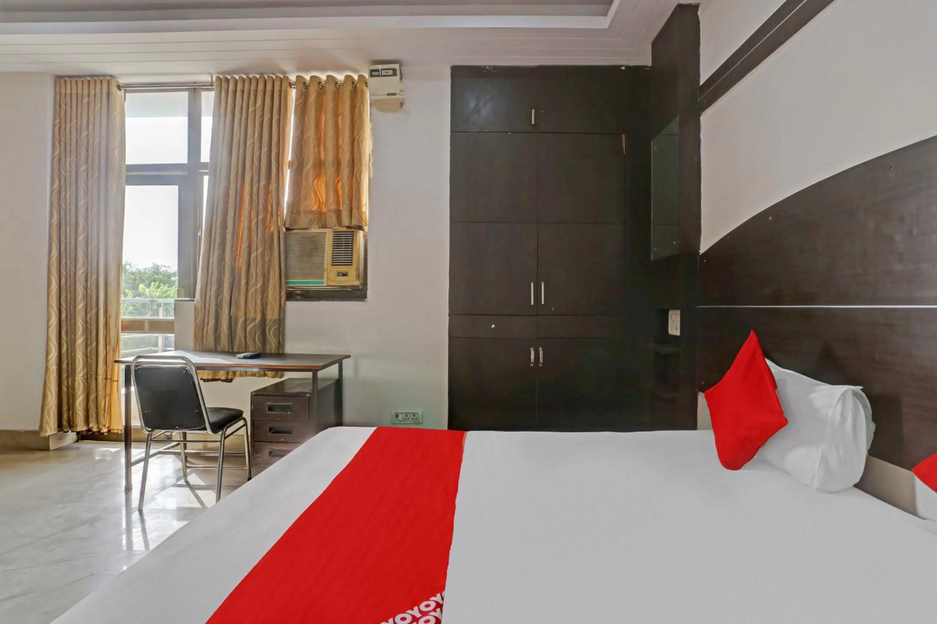 Bedroom, Bed in OYO Flagship Hotel Moonlight