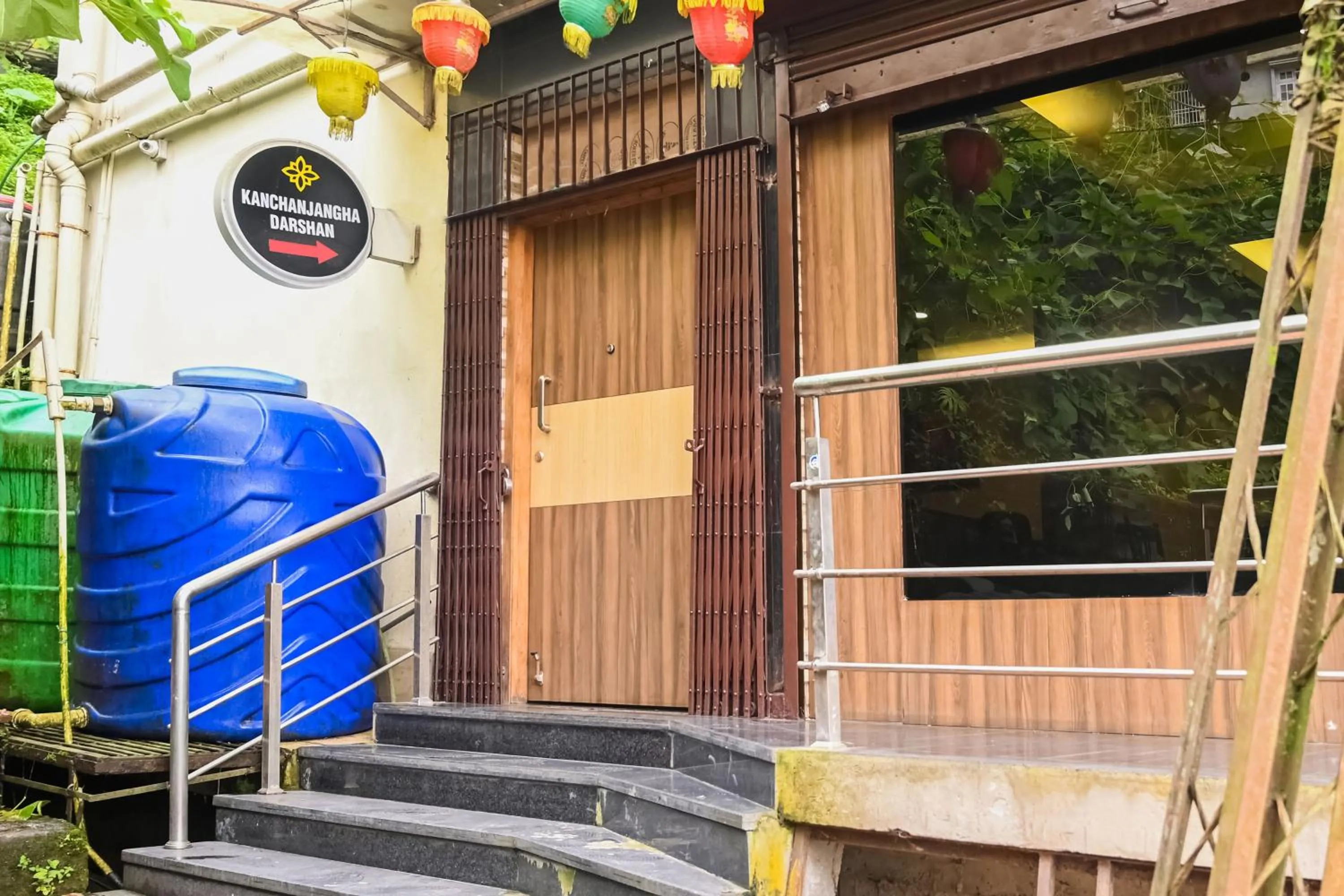 Facade/entrance in Collection O Kanchanjangha Darshan