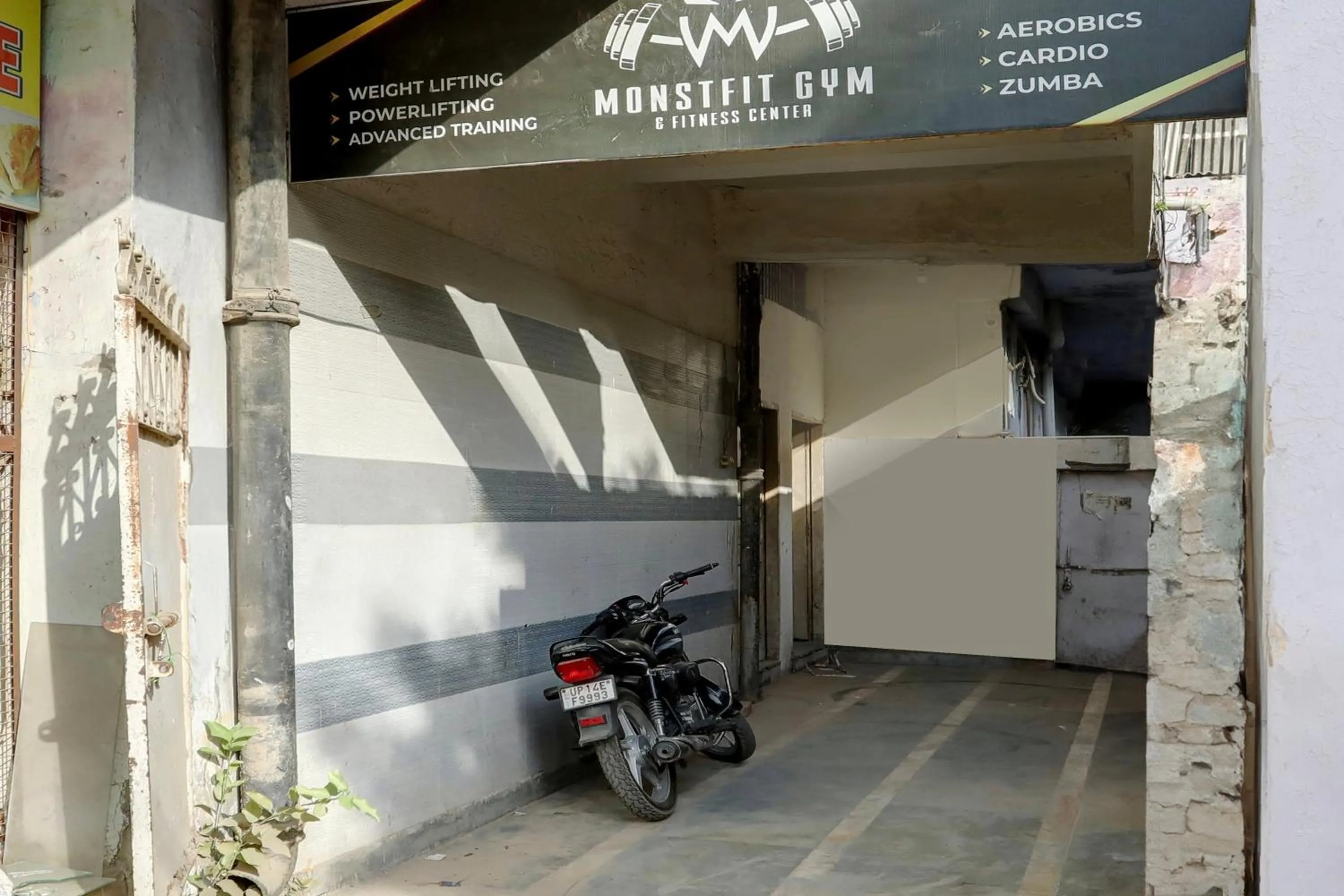 Facade/entrance in Hotel O Stay Star