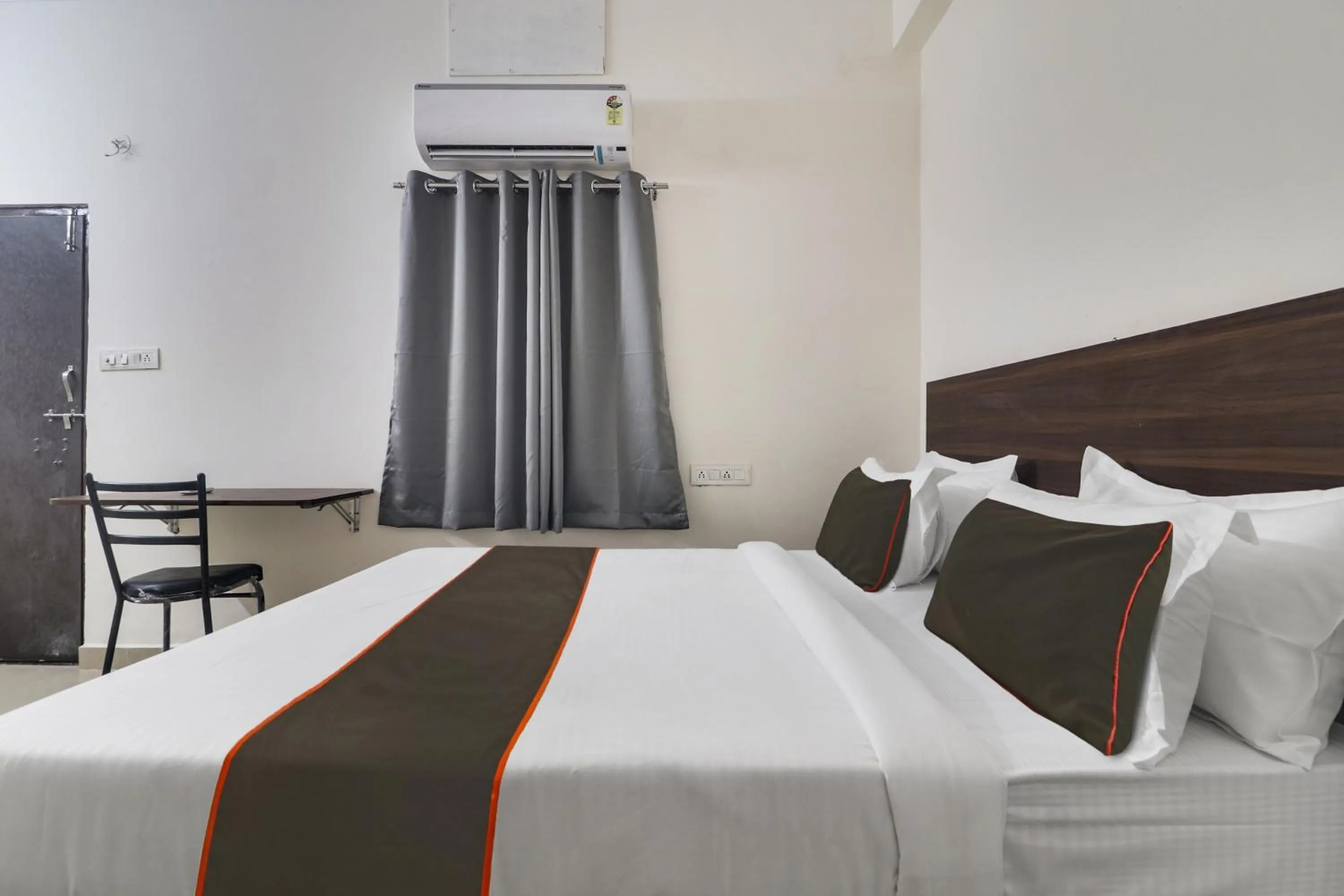 Bedroom, Bed in Collection O SBR Kondapur Near RTO office