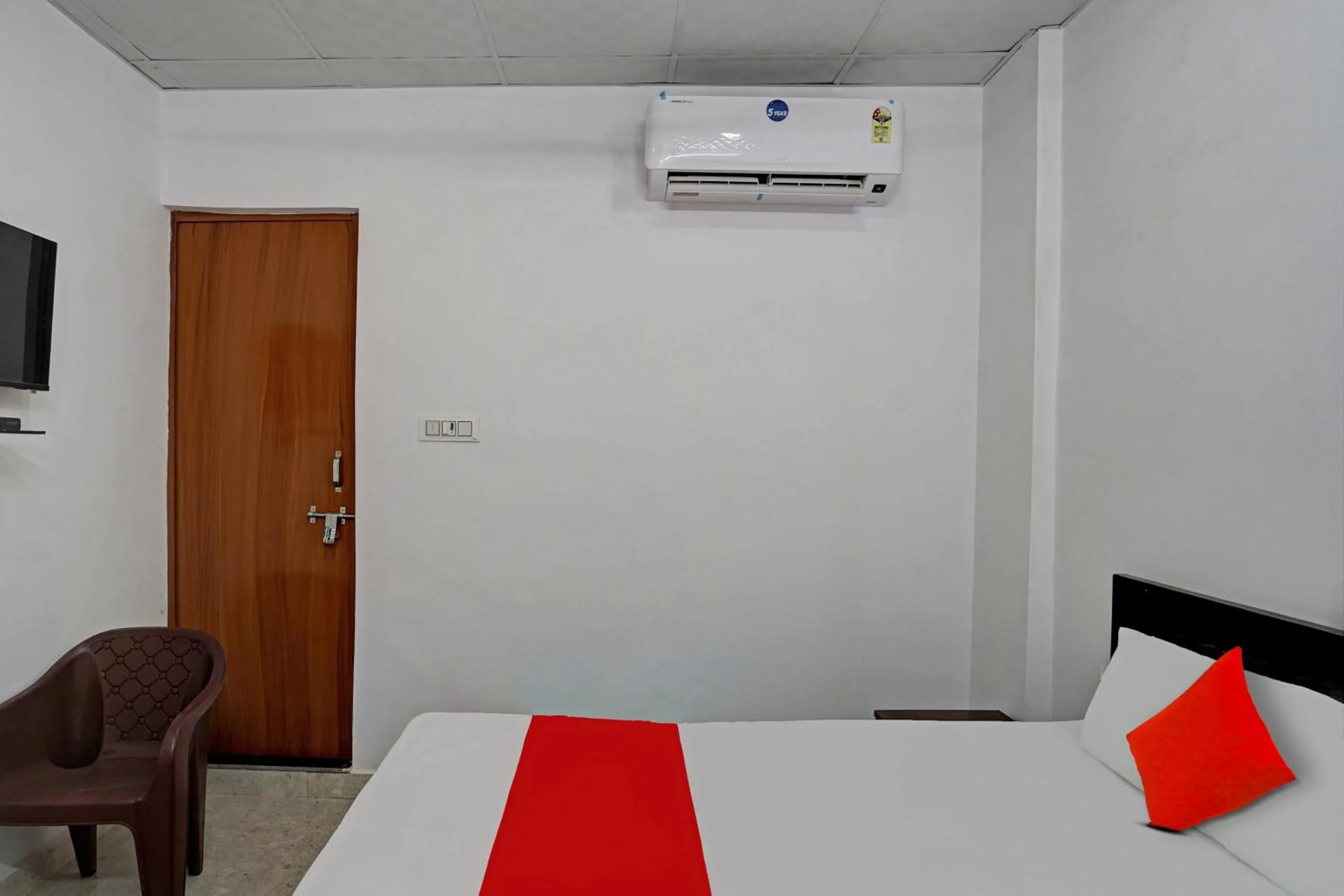 Bedroom, Bed in Hotel O Flagship Zion Hotel And Party Place