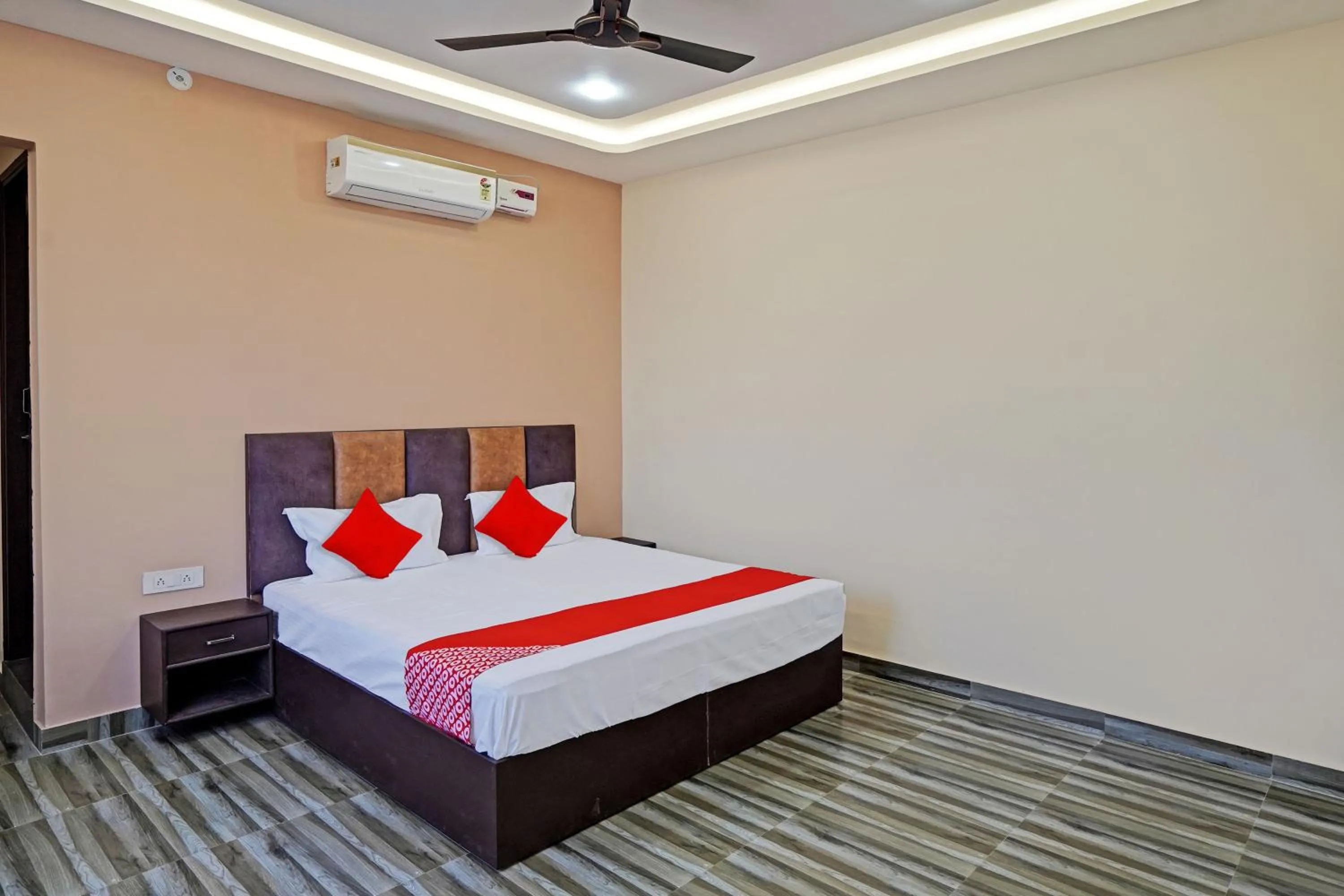 Bedroom, Bed in Hotel O Flagship Hotel Lotus Highway Inn