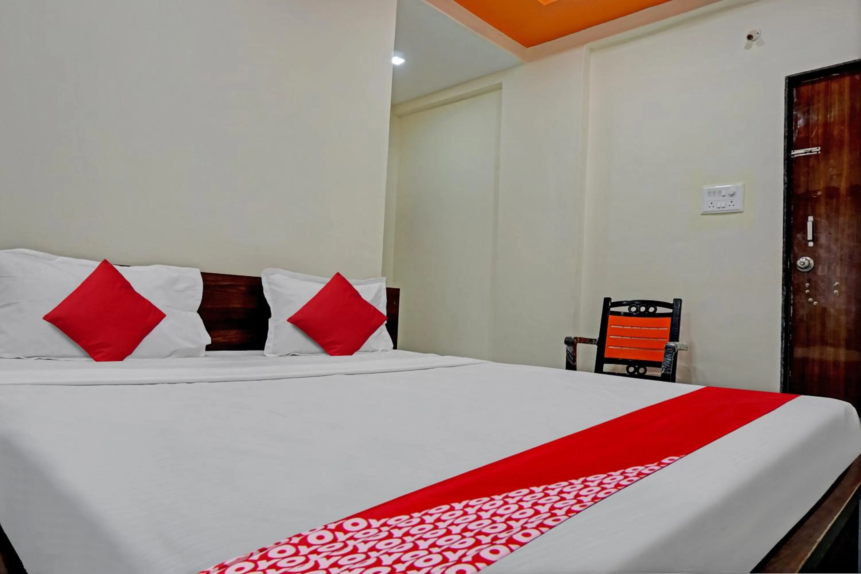 Bedroom, Bed in Hotel O Shanaya Lodging