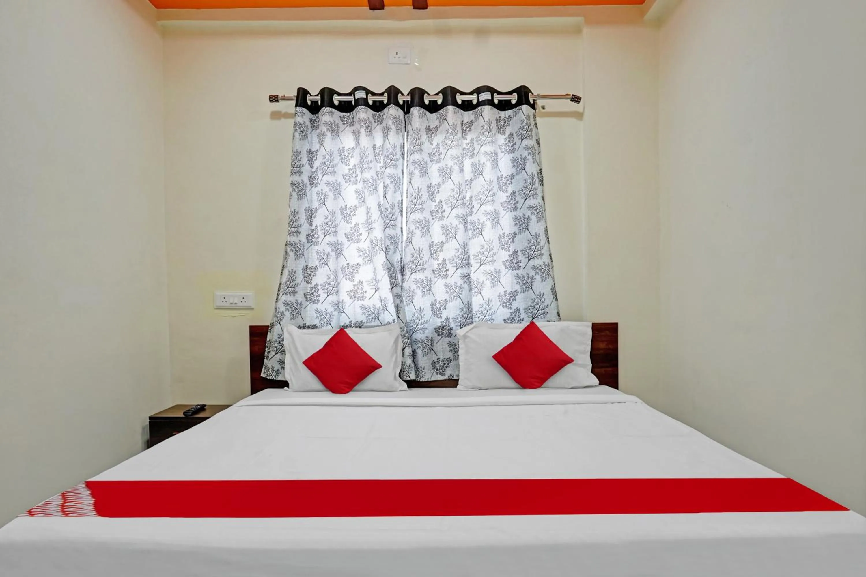 Bedroom, Bed in Hotel O Shanaya Lodging